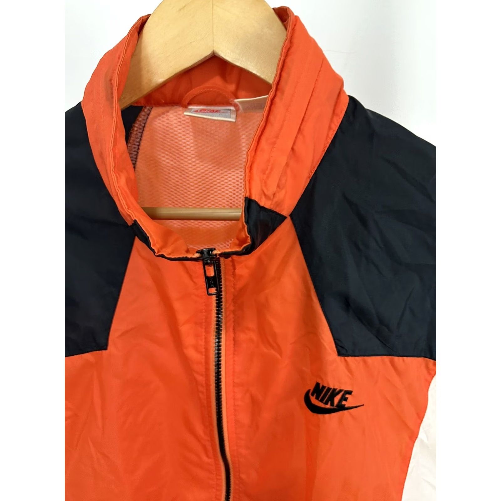 Nike VTG Nike Spellout Swoosh Bold Orange Full Zip Windbreaker Hooded Jacket L Mens Size US L / EU 52-54 / 3 - 4 Thumbnail
