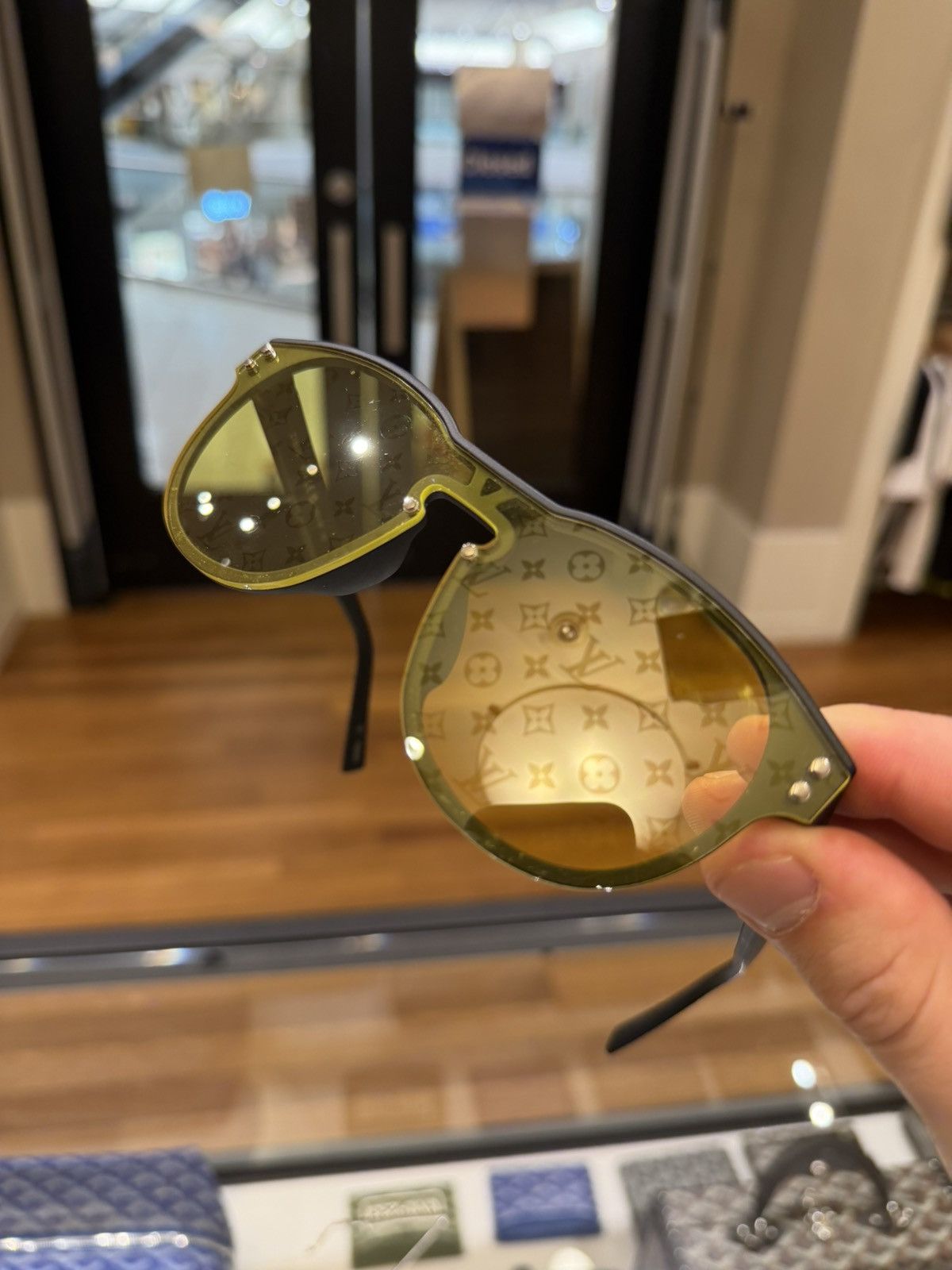 Louis Vuitton Louis Vuitton Noir en Metal Monogram Glasses Size ONE SIZE - 2 Thumbnail
