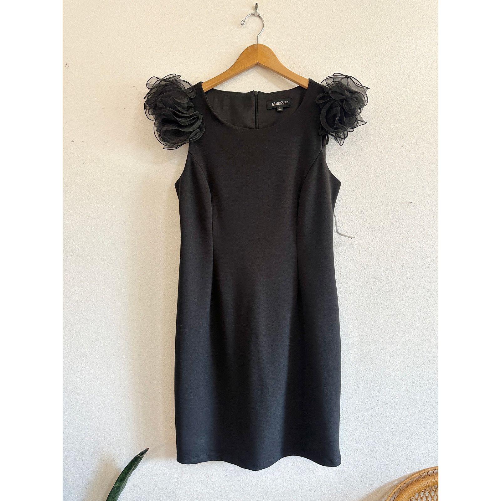 Other NWT Glamour Puff Shoulder Black Cocktail Dress size 6 Size M / US 6-8 / IT 42-44 - 2 Thumbnail