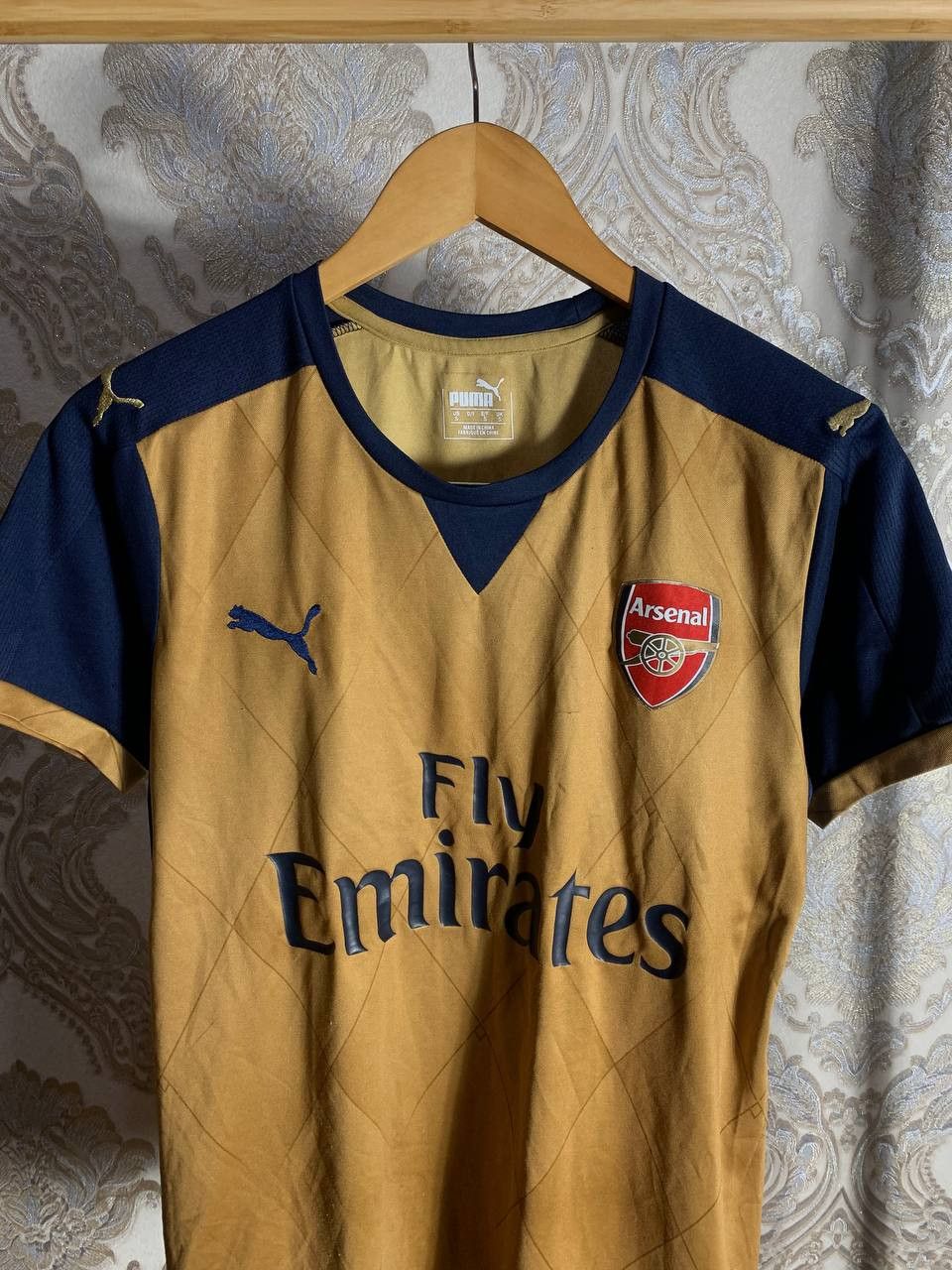 Puma Vintage Puma FC Arsenal London England Soccer Jersey Y2K Size US S / EU 44-46 / 1 - 2 Thumbnail