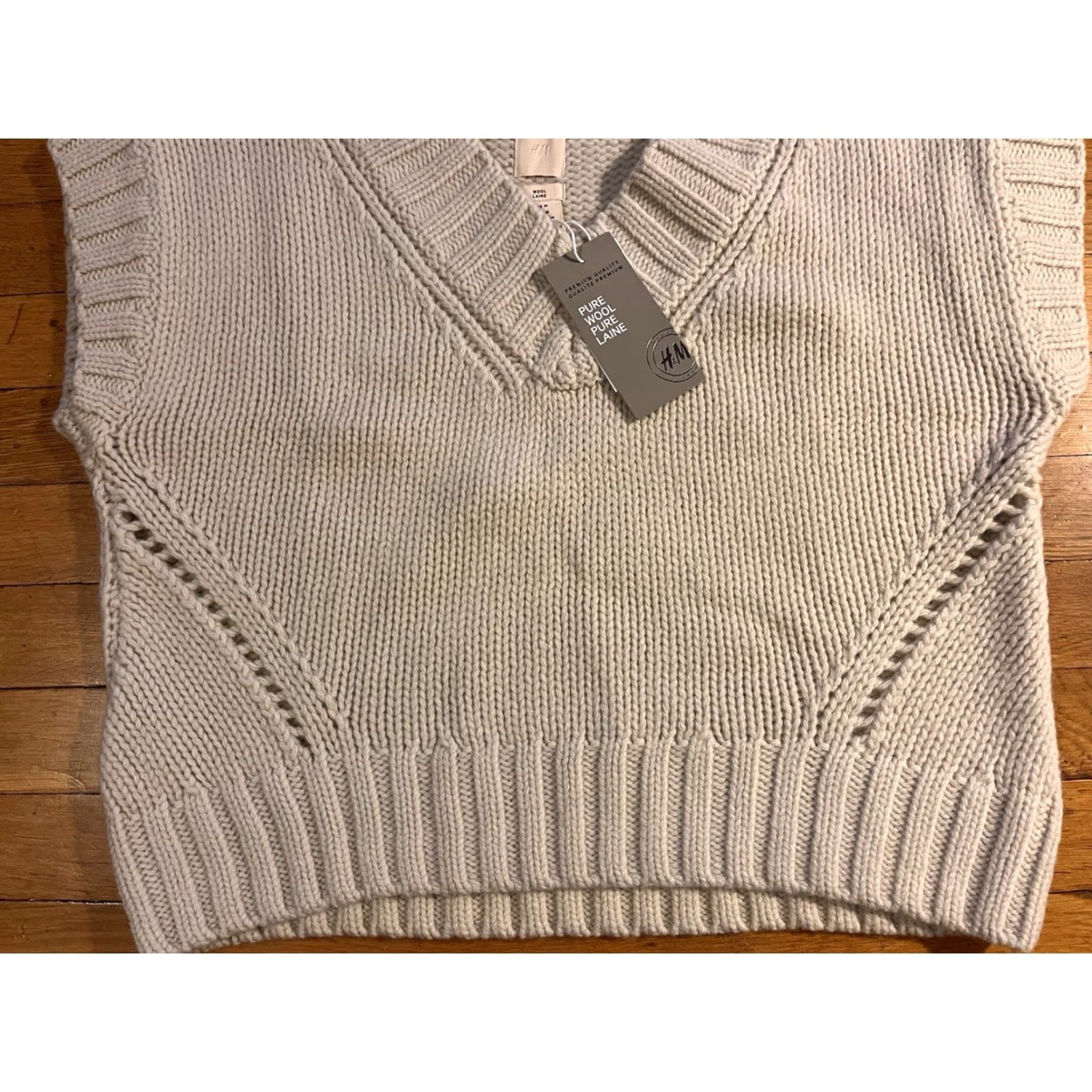 H&M H&M Sleeveless V-Neck Wool Sweater Women’s Medium Beige Size M / US 6-8 / IT 42-44 - 3 Thumbnail