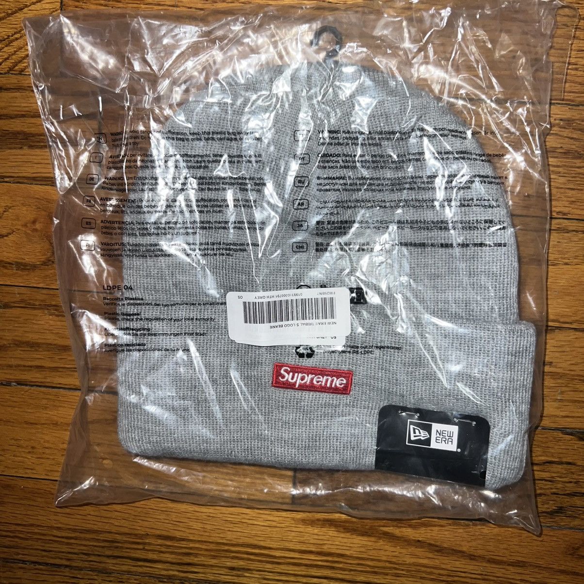 New Era × Supreme In-Hand New Era Tribal S Logo Beanie Heather Grey One Size Size ONE SIZE - 3 Thumbnail