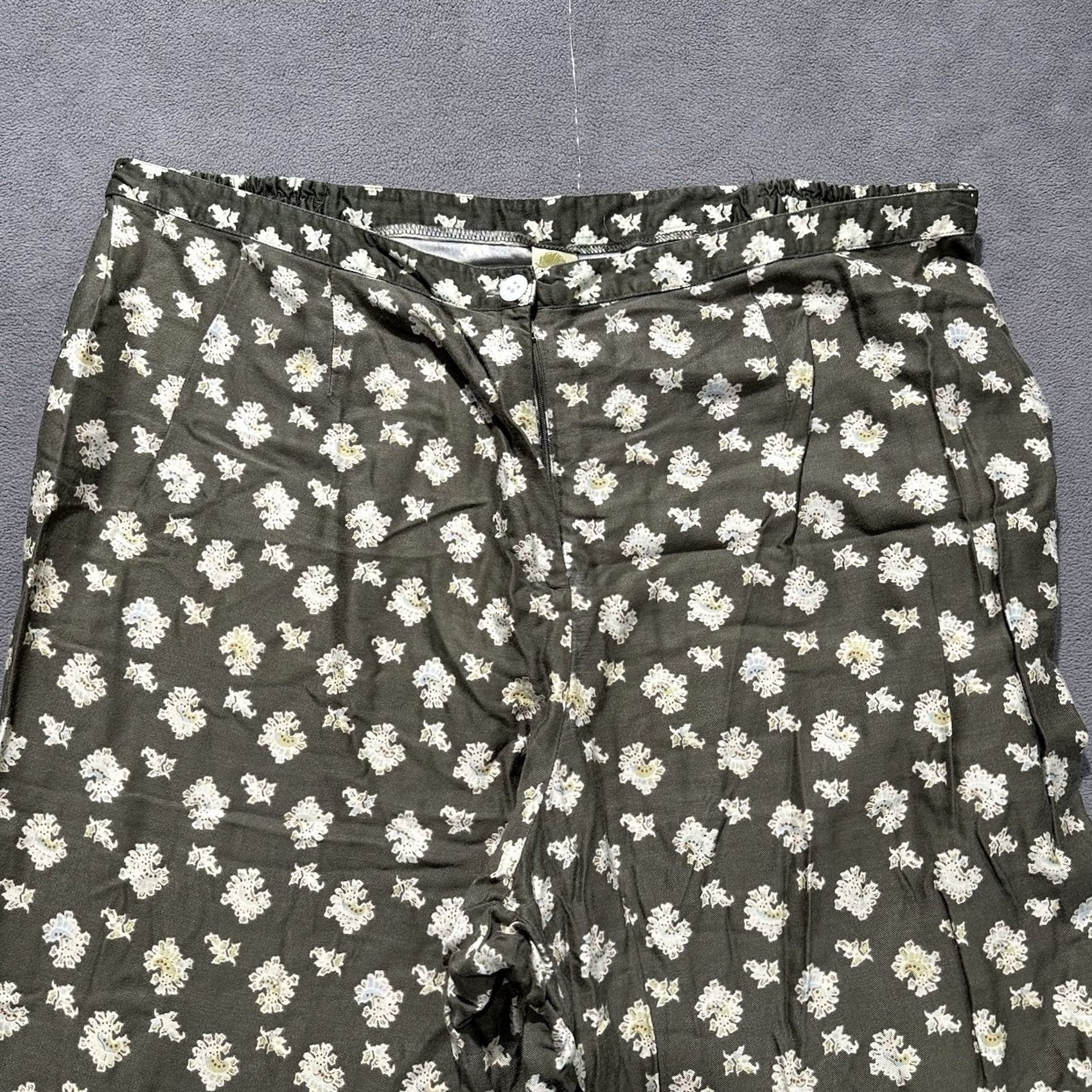 Vintage Islander Cropped Pants Women's 24W Green Tropical Paisley Elastic Waist Cropped Pant Beac h Bohemian Unspecified Size 42" / US 20 - 3 Thumbnail