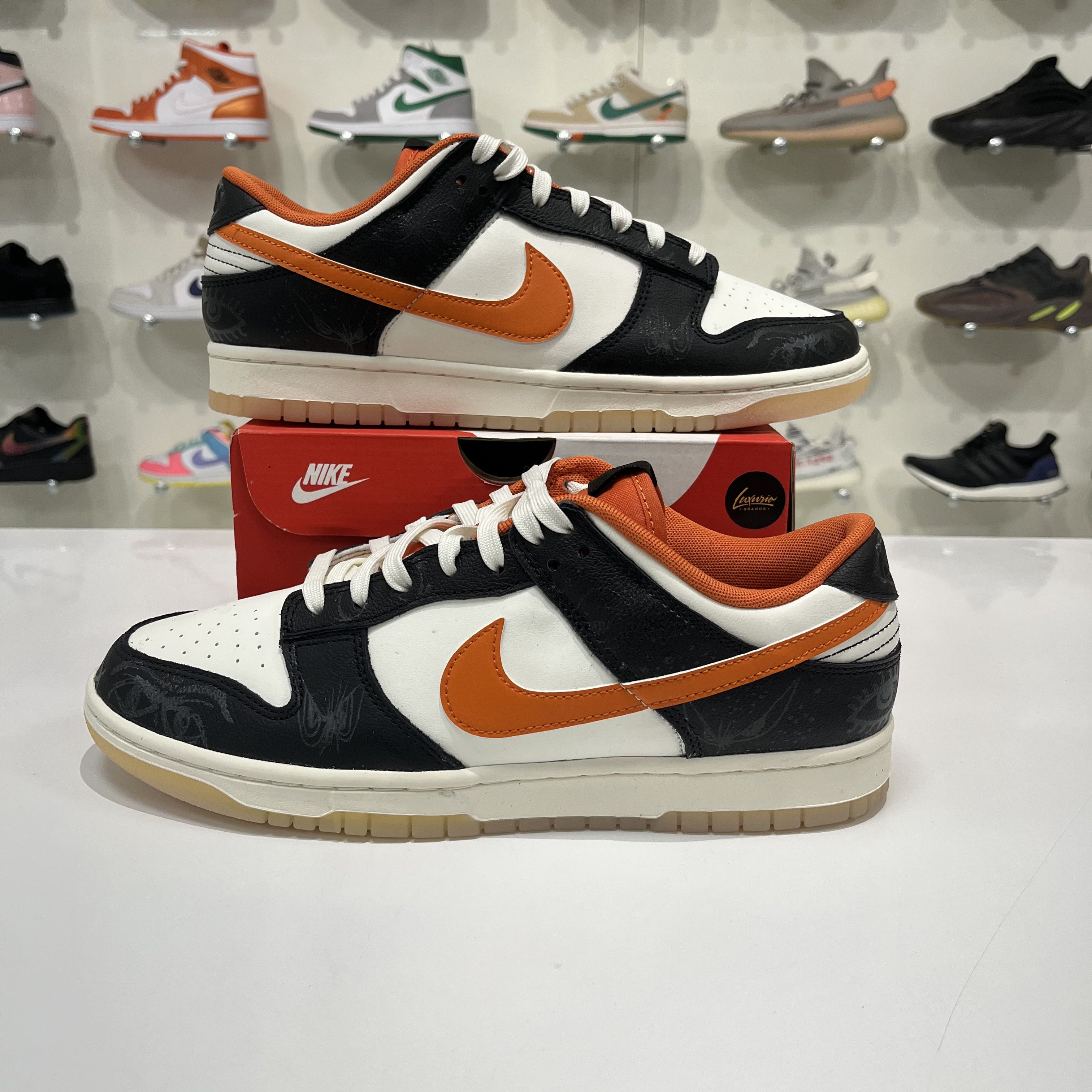 Nike Nike Dunk Low PRM Halloween 2021 Size US 10.5 / EU 43-44 - 1 Thumbnail