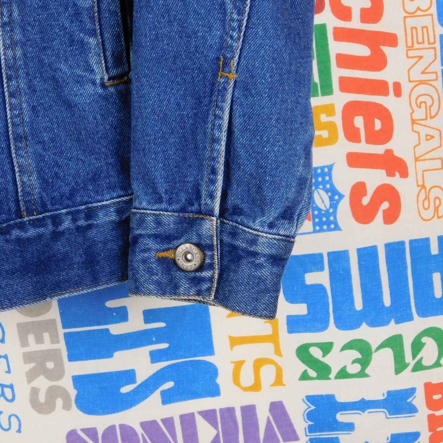 Bill Blass Bill Blass Jeans Denim Jacket Size Petite L Blue Trucker 90s Size L / US 10 / IT 46 - 6 Thumbnail