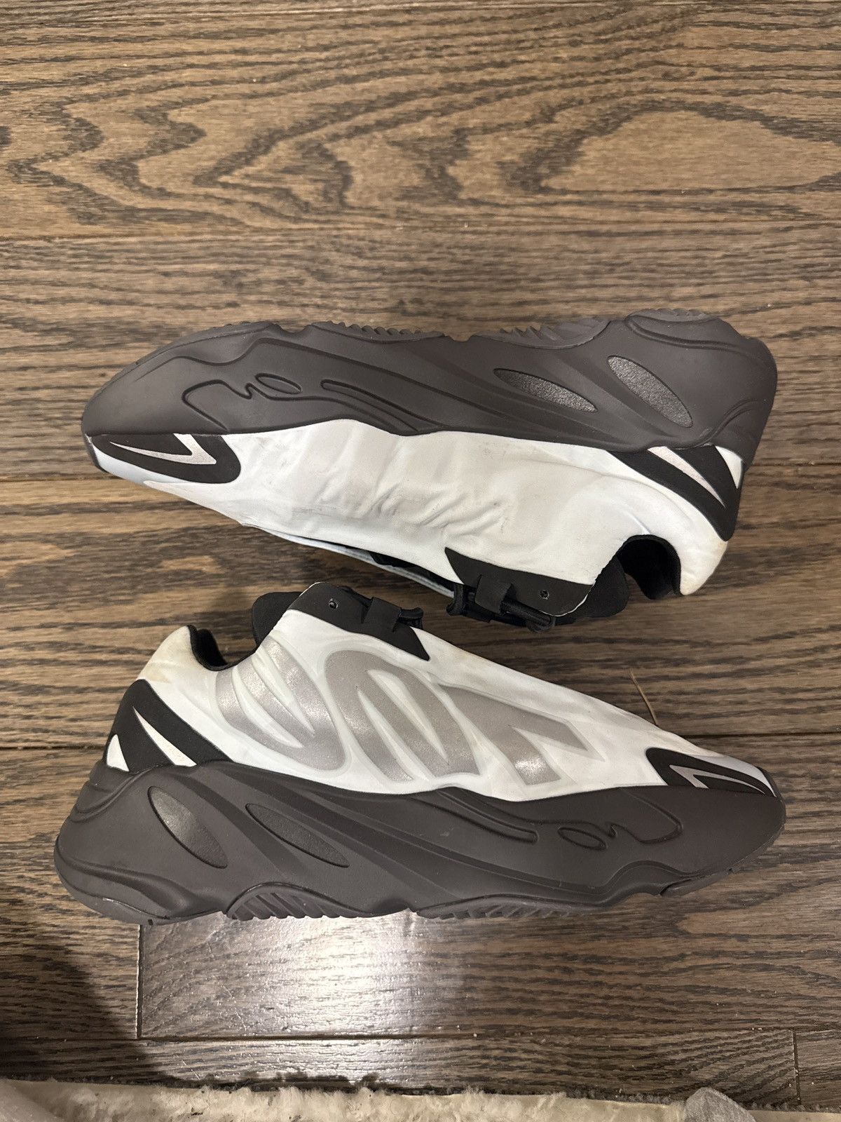 Yeezy Adidas Yeezy 700 MNVN Blue Tint Size US 7.5 / IT 37.5 - 2 Thumbnail
