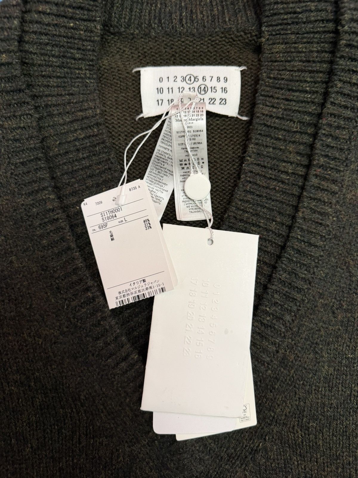 Maison Margiela MARGIELA KNIT VEST Size US L / EU 52-54 / 3 - 4 Thumbnail