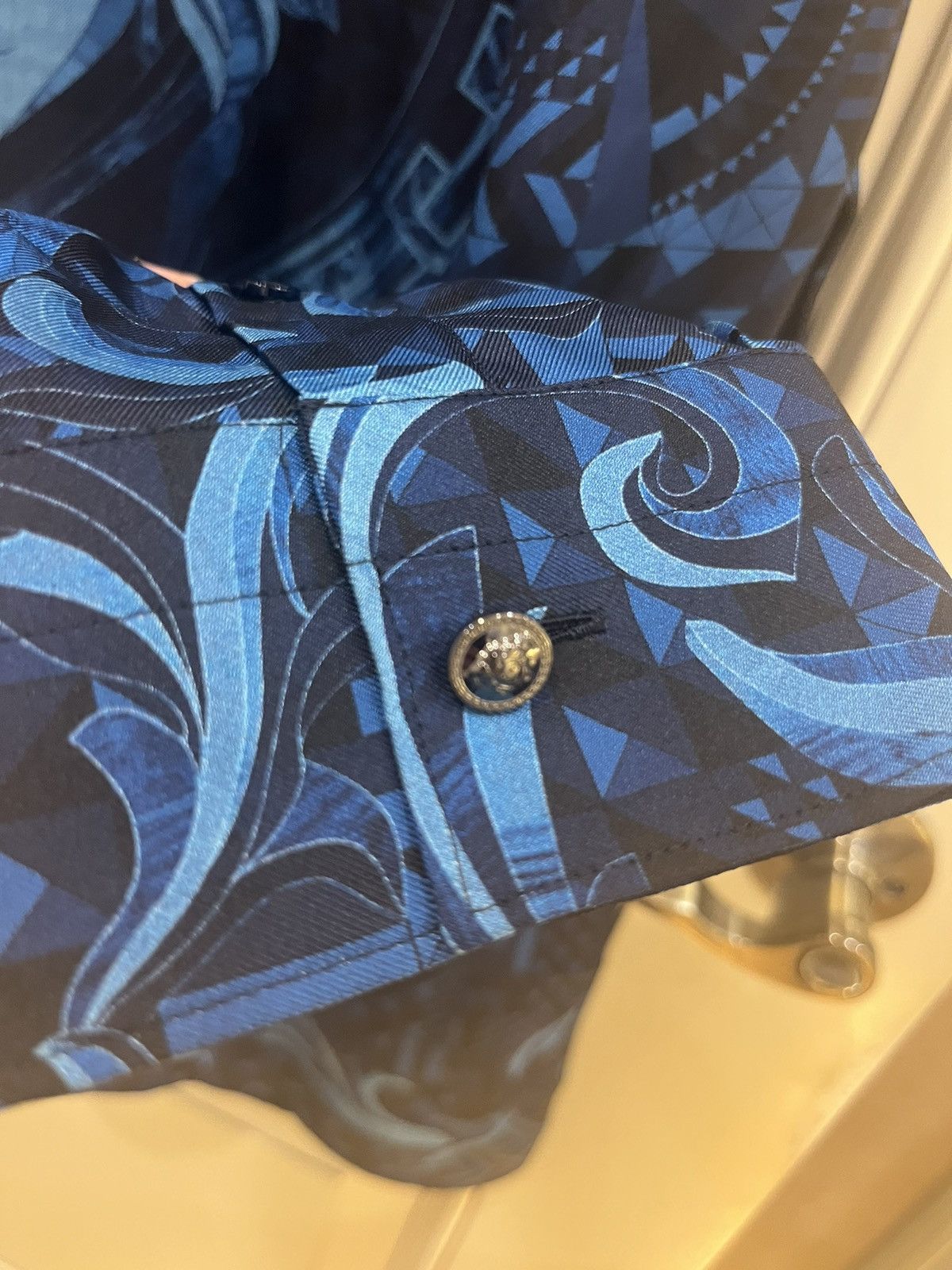 Versace hand drawn Barocco print silk shirt collar size40 Size US M / EU 48-50 / 2 - 12 Thumbnail