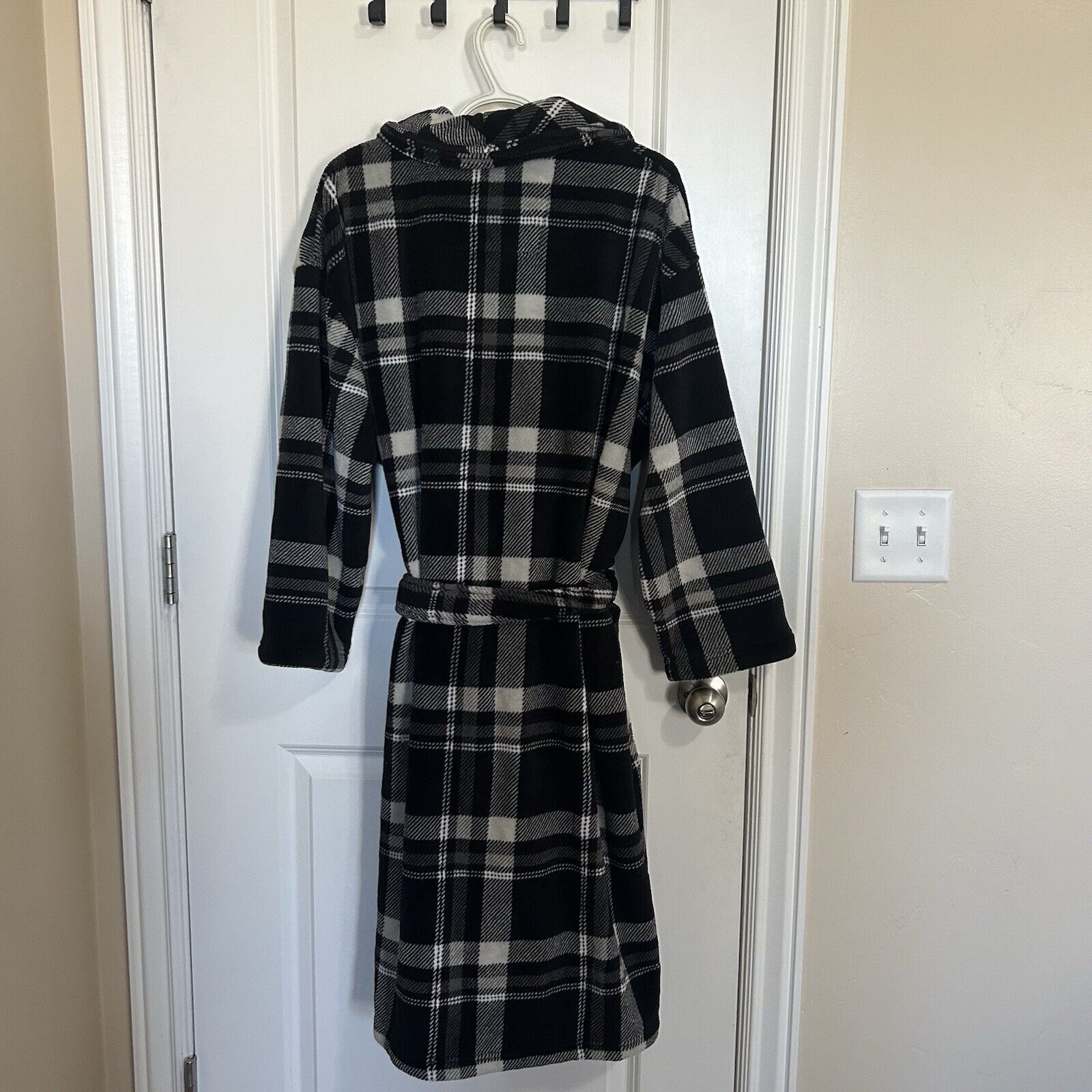 Nautica Nautica sleepwear plush robe plaid white/black One Size Size ONE SIZE - 7 Thumbnail