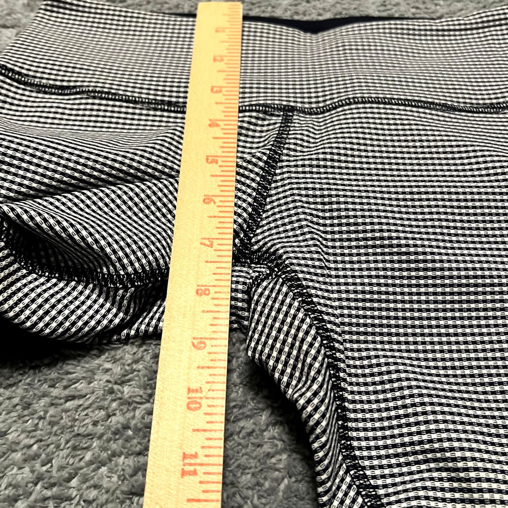 Lululemon Lululemon Leggings Capri Womens 6 Gingham Crop White Capris? Size 28" / US 6 / IT 42 - 7 Thumbnail