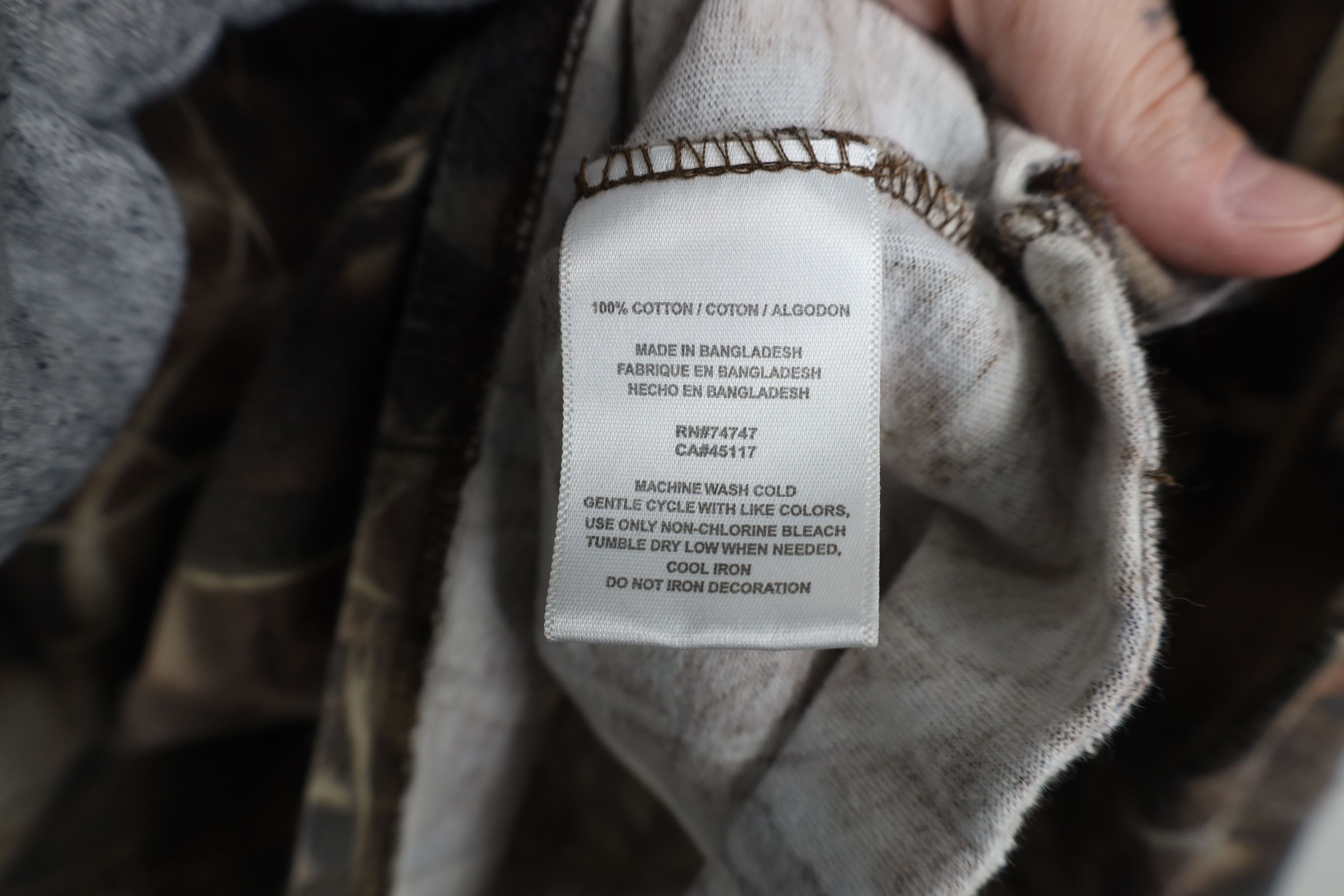 Vintage Vintage Y2K Streetwear Camouflage Long Sleeve Henley T-Shirt Size US XL / EU 56 / 4 - 9 Thumbnail