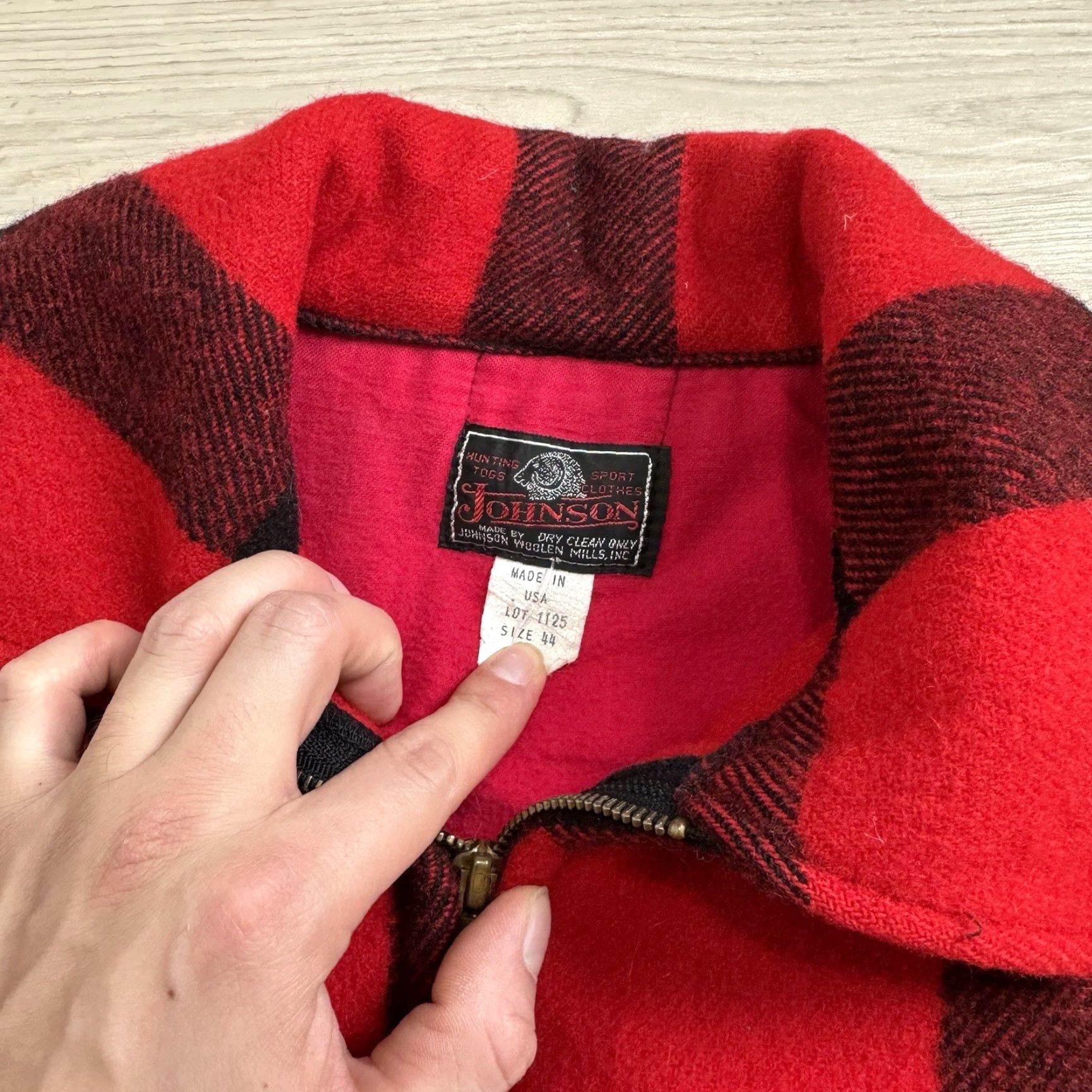 Johnson Woolen Mills VINTAGE Johnson Woolen Mills Red Buffalo Plaid Mackinaw Jacket Wool Shacket 44 Size US S / EU 44-46 / 1 - 7 Thumbnail
