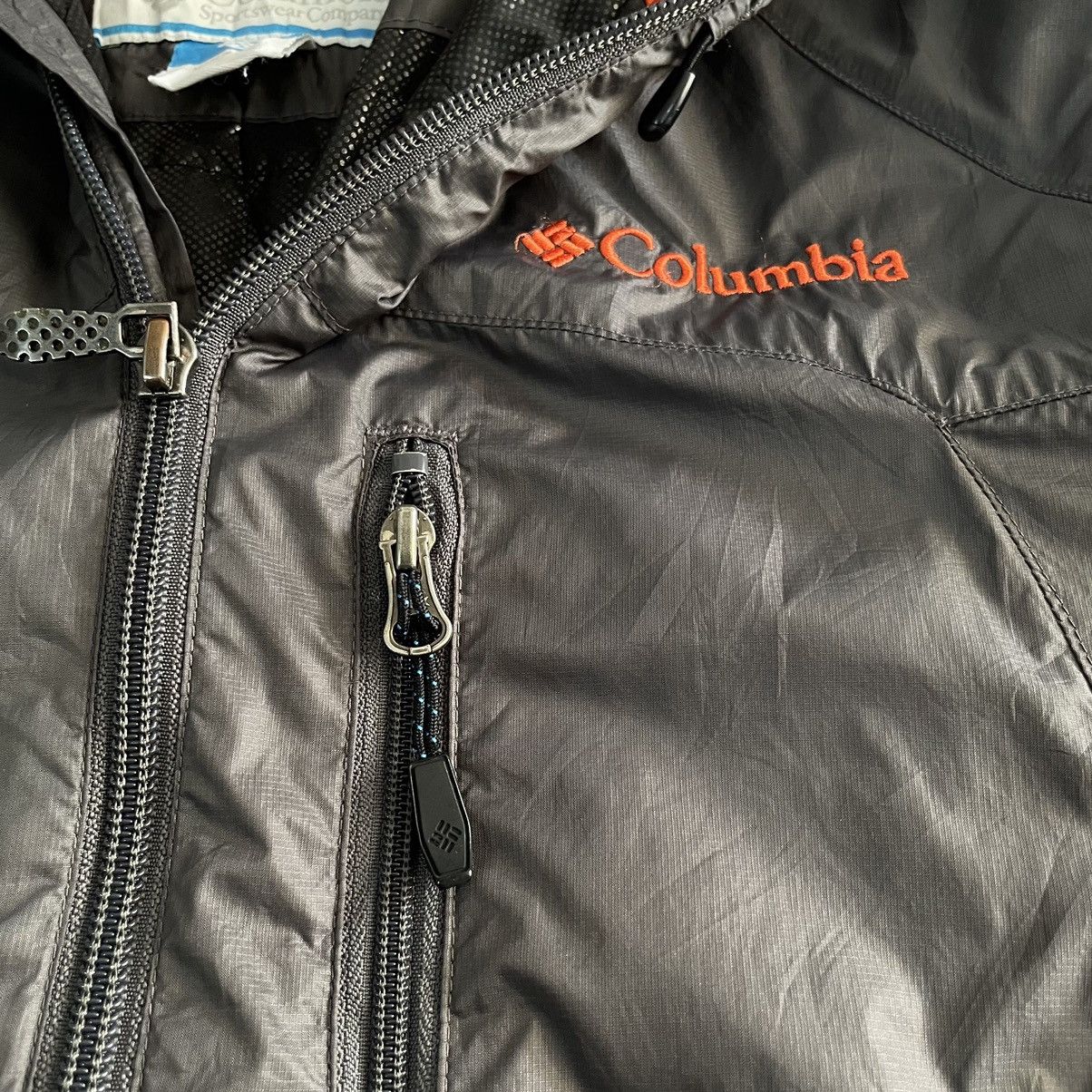 Columbia Vintage Columbia Omni-Tech Hood Windbreaker/Raincoat L Size US L / EU 52-54 / 3 - 4 Thumbnail