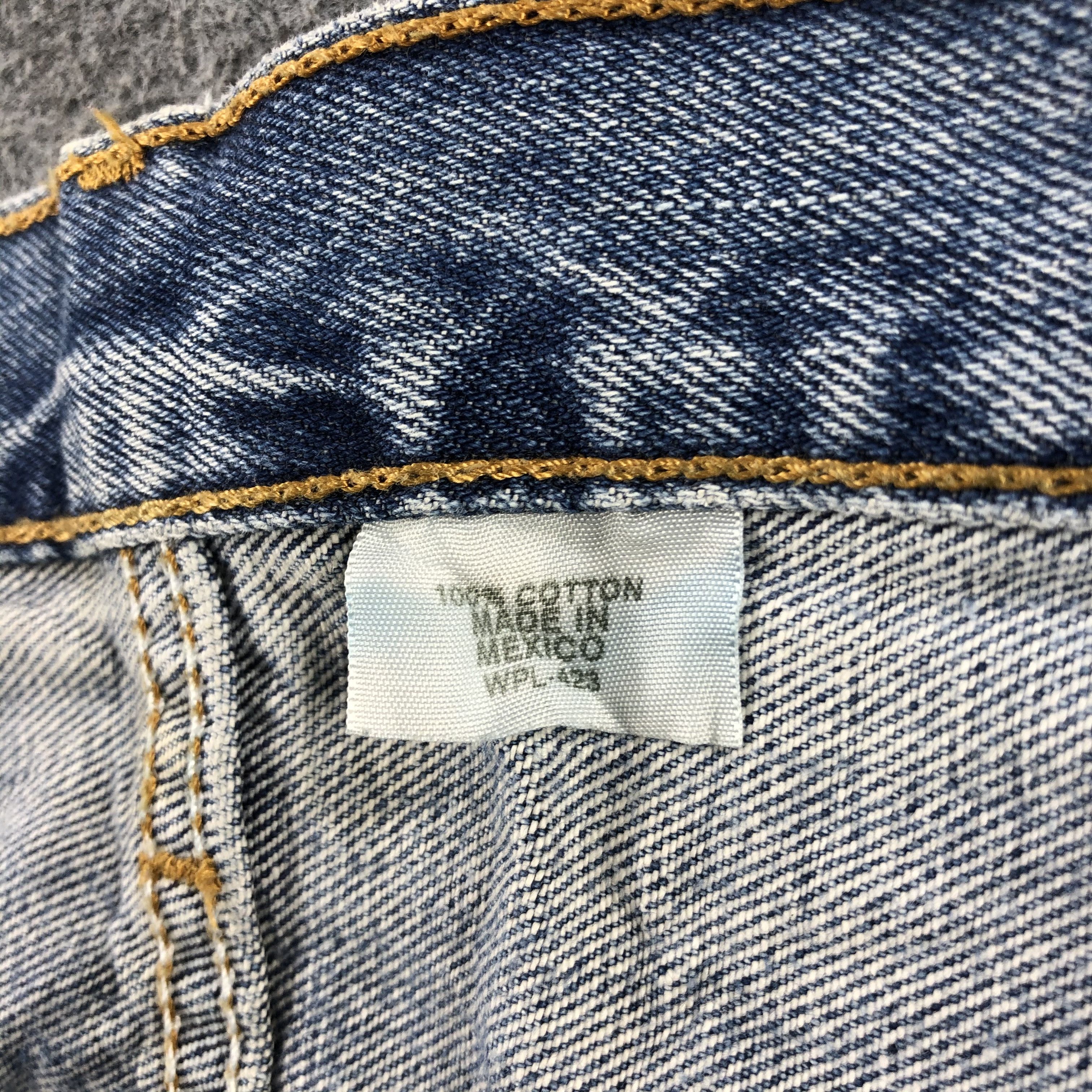 Levi's Vintage 90s Blue Wash Levis 501 Jeans-J2044 Size US 33 - 13 Thumbnail