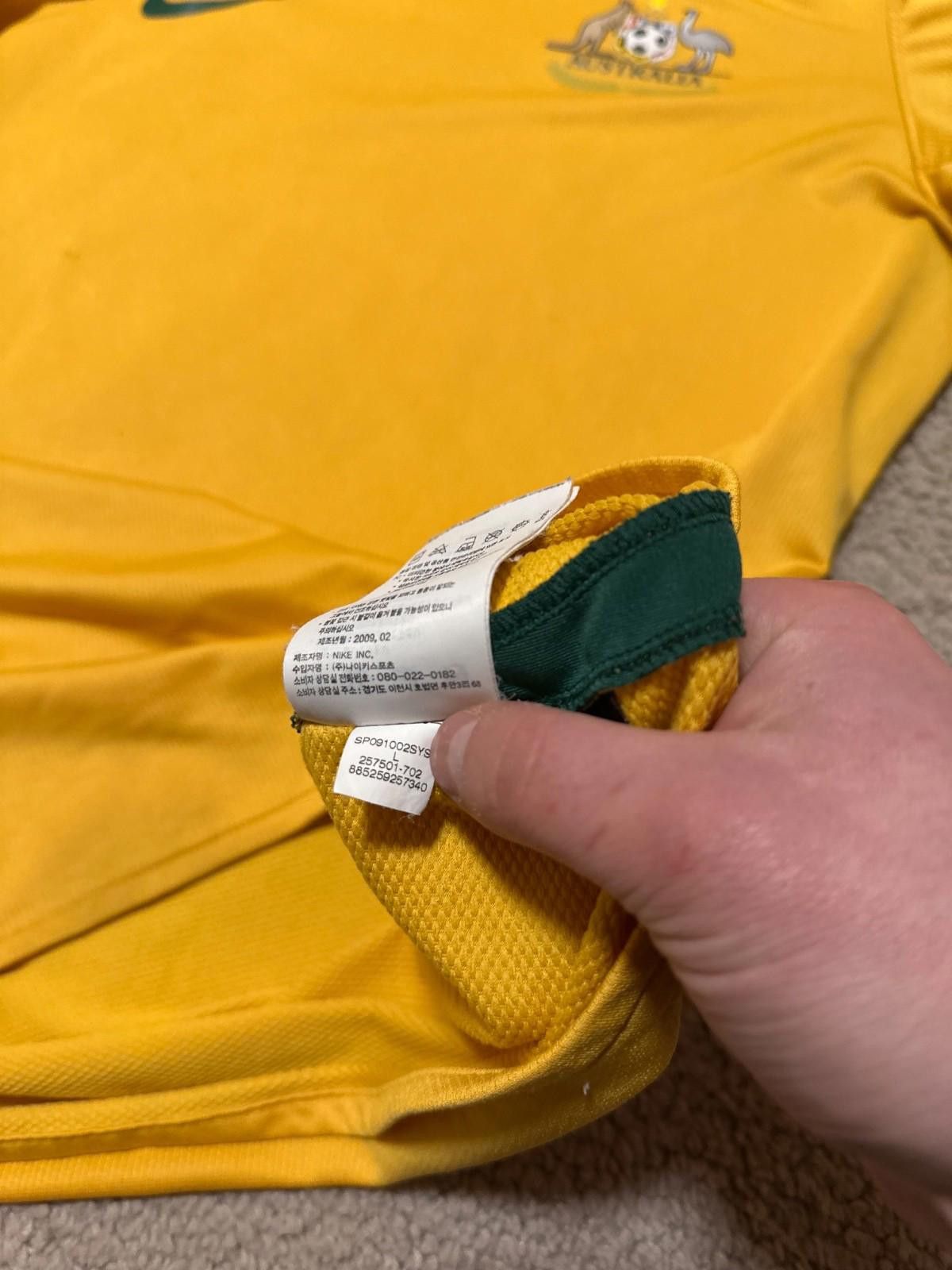 Nike AUSTRALIA 2008 2009 HOME FOOTBALL SHIRT SOCCER JERSEY NIKE Size US L / EU 52-54 / 3 - 8 Thumbnail