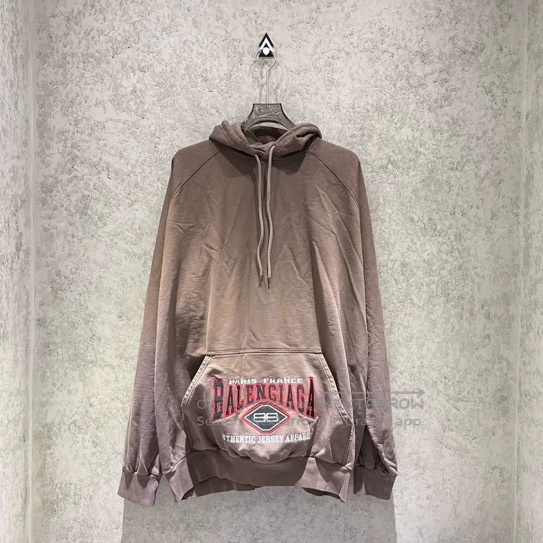 Balenciaga Balenciaga Washed Brown Bat Letter Sweatshirt Size US M / EU 48-50 / 2 - 1 Thumbnail
