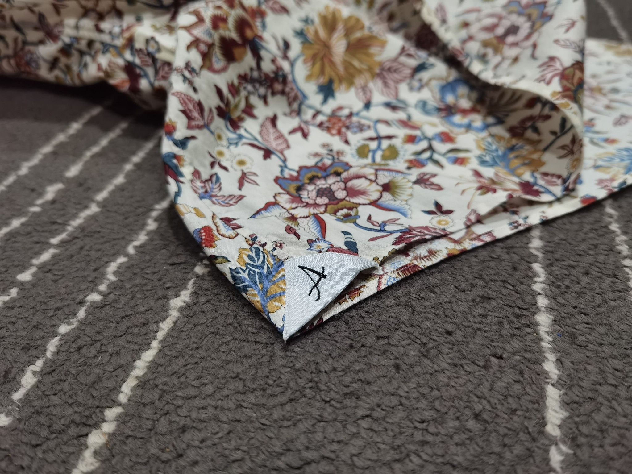 Liberty ARTISAN X LIBERTY art fabric button up M 1680 Size US M / EU 48-50 / 2 - 9 Thumbnail