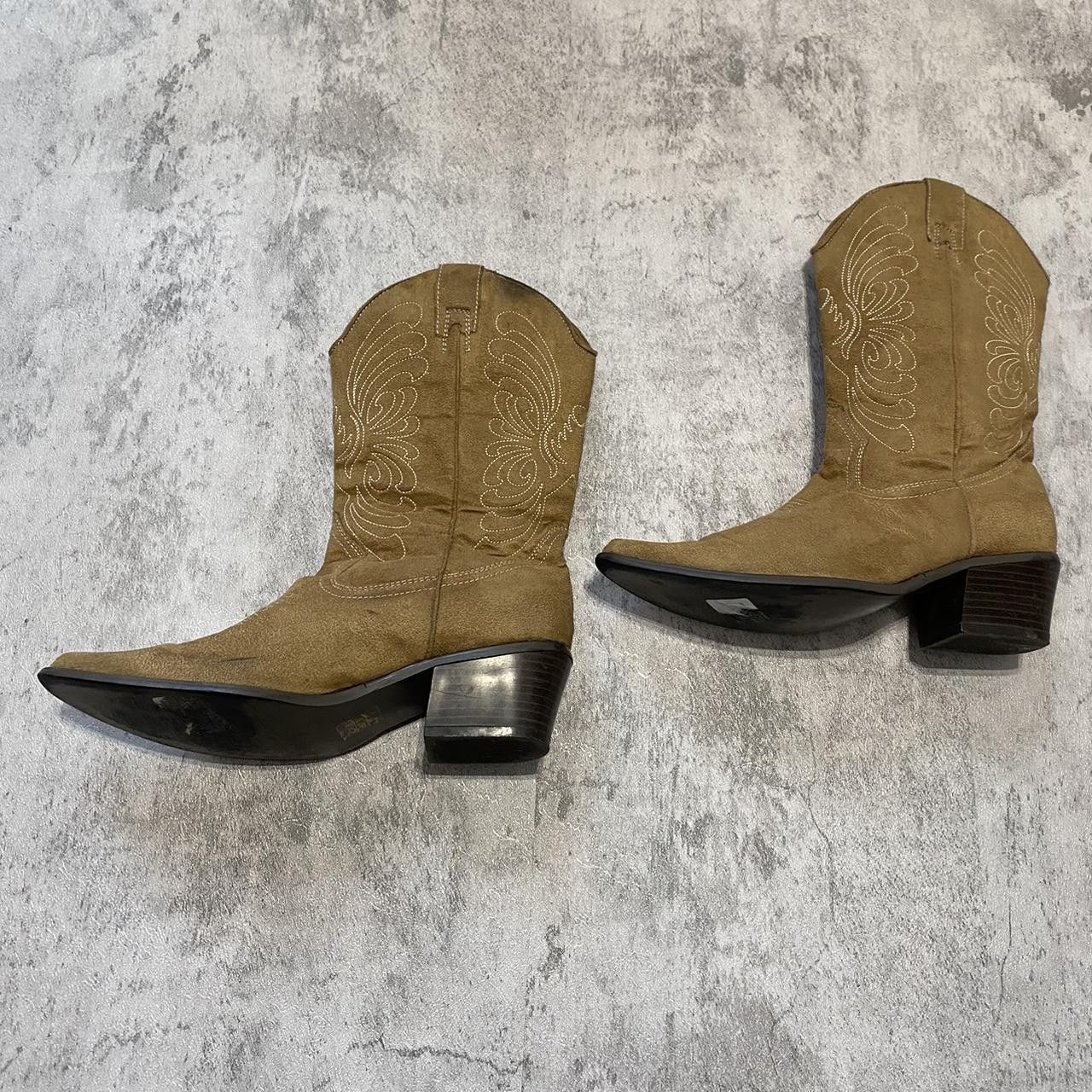 Other Tan suede cowboy boots with a western vibe Size US M / EU 48-50 / 2 - 2 Thumbnail