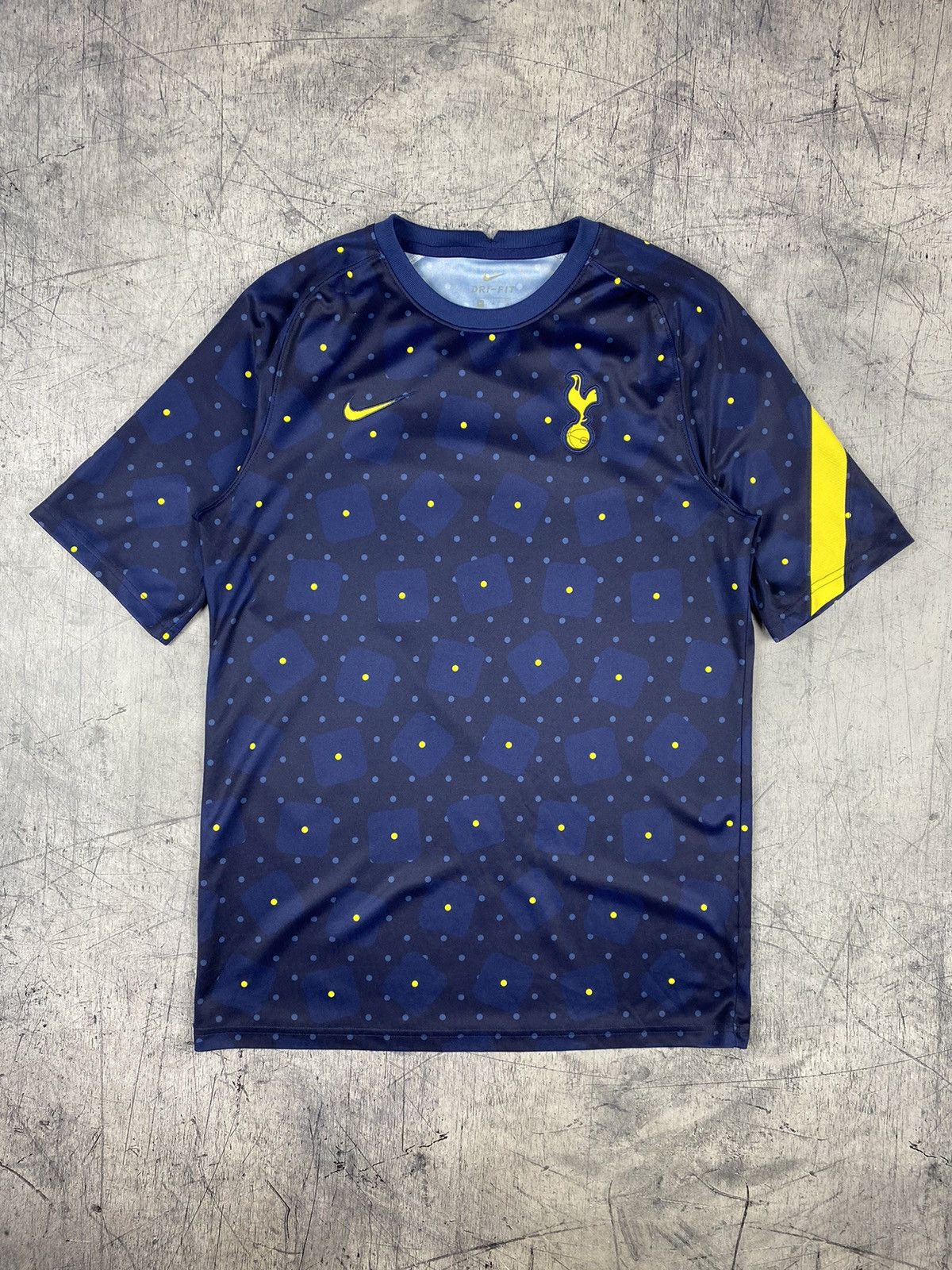 Under Armour Nike Tottenham FC Soccer Jersey Tee Size US M / EU 48-50 / 2 - 2 Thumbnail
