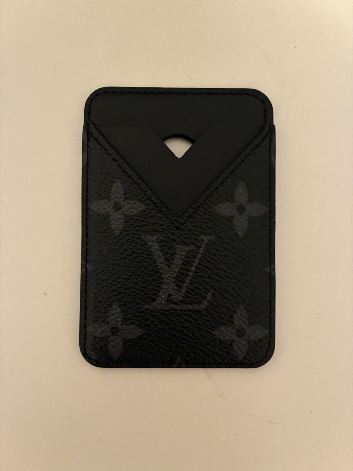 Louis Vuitton Louis Vuitton Magnetic Card Holder Size ONE SIZE - 1 Thumbnail