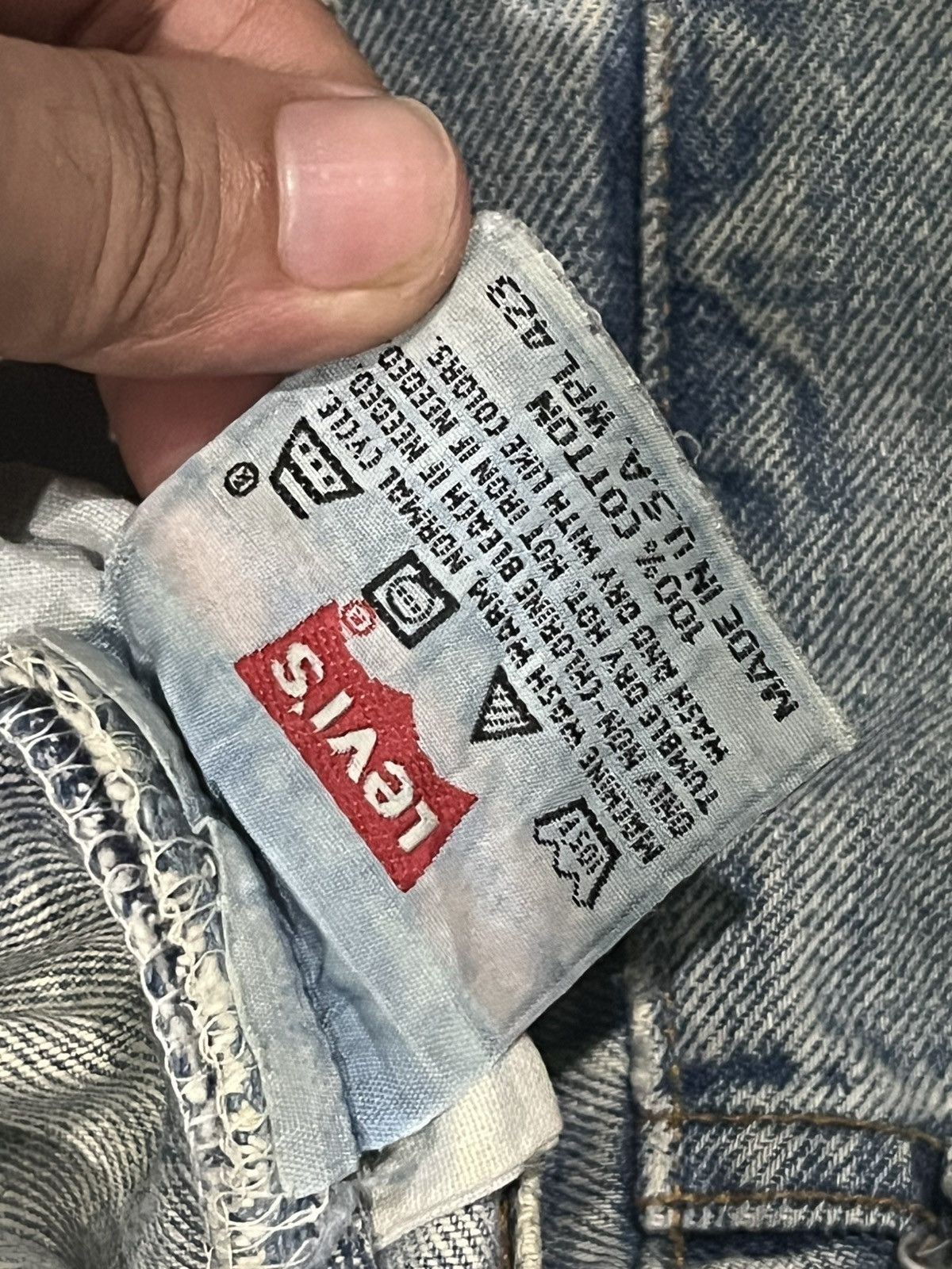 Levi's Vintage 90s Levi’s 501 Blue Wash Button Fly Distressed Jeans Size US 36 / EU 52 - 13 Thumbnail