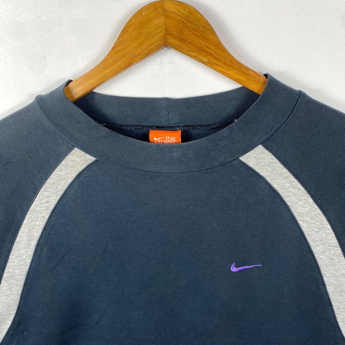 Nike Vintage 00's NIKE The Athletic Dept Small Swoosh Tee Shirt Size US XL / EU 56 / 4 - 2 Thumbnail