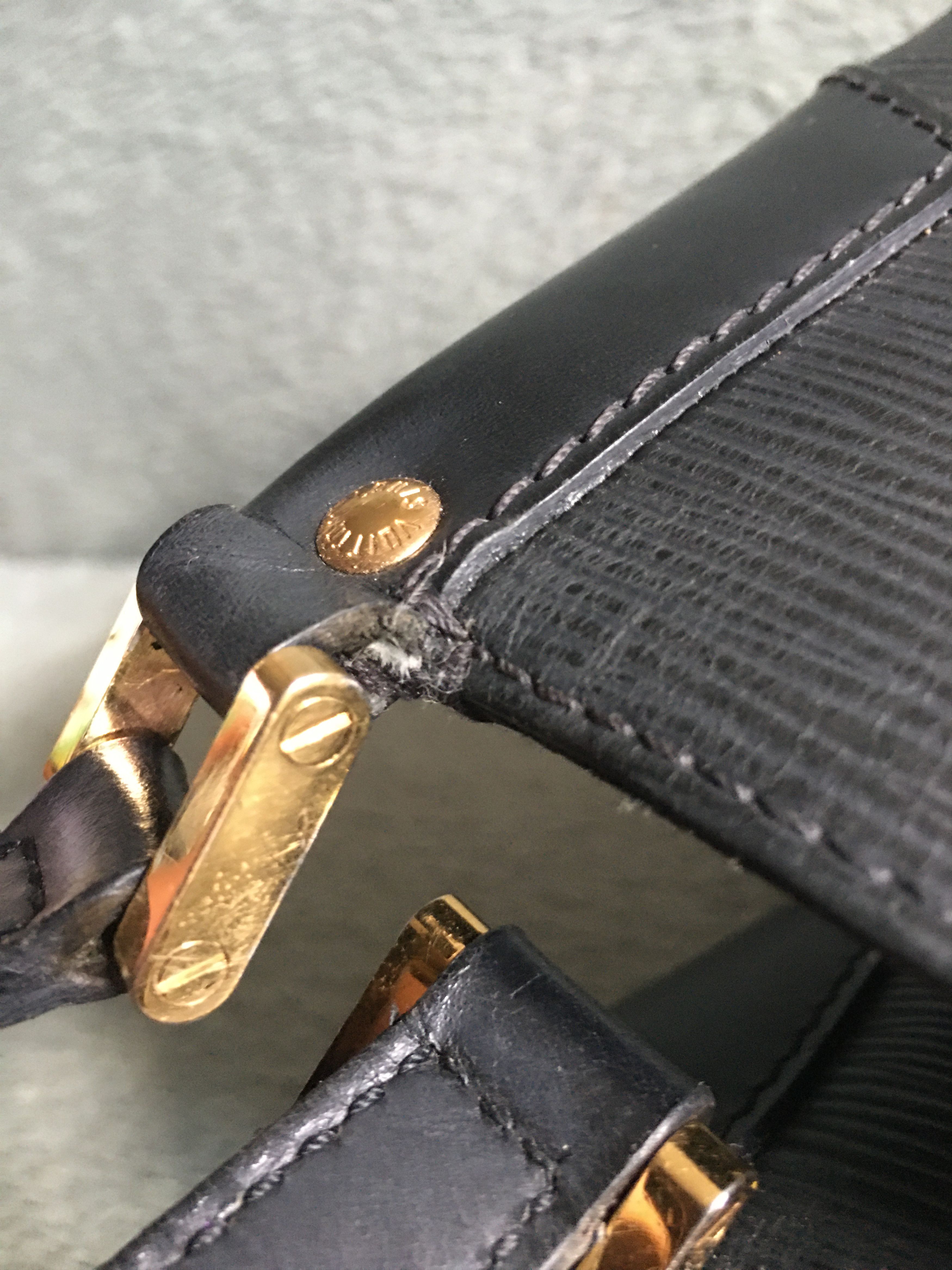 Louis Vuitton Louis Vuitton Epi Mandara Leather Black Shoulder Bag Size ONE SIZE - 13 Thumbnail