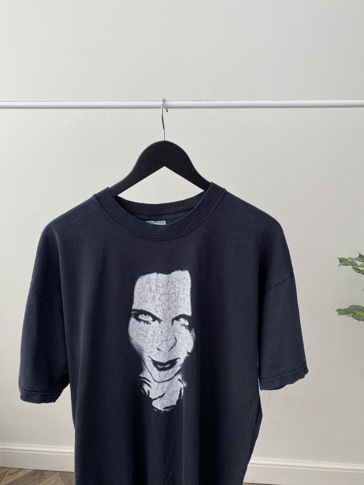 Marilyn Manson Vintage Marilyn Manson style Rare Faded T-Shirt Size US XL / EU 56 / 4 - 3 Thumbnail