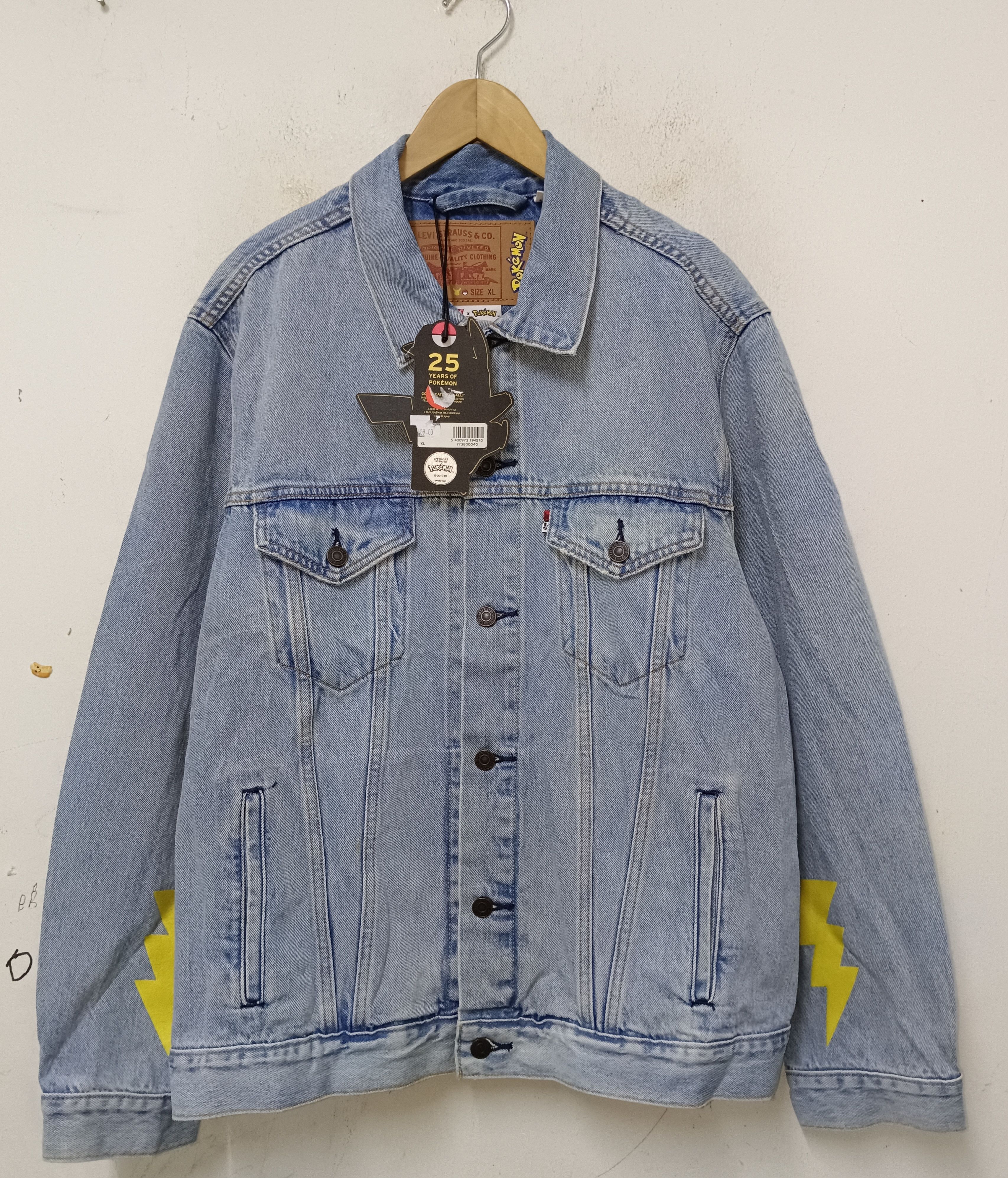 Levi's Levis x Pokemon 25th Anniversary Trucker Denim Jacket Size US XL / EU 56 / 4 - 5 Thumbnail