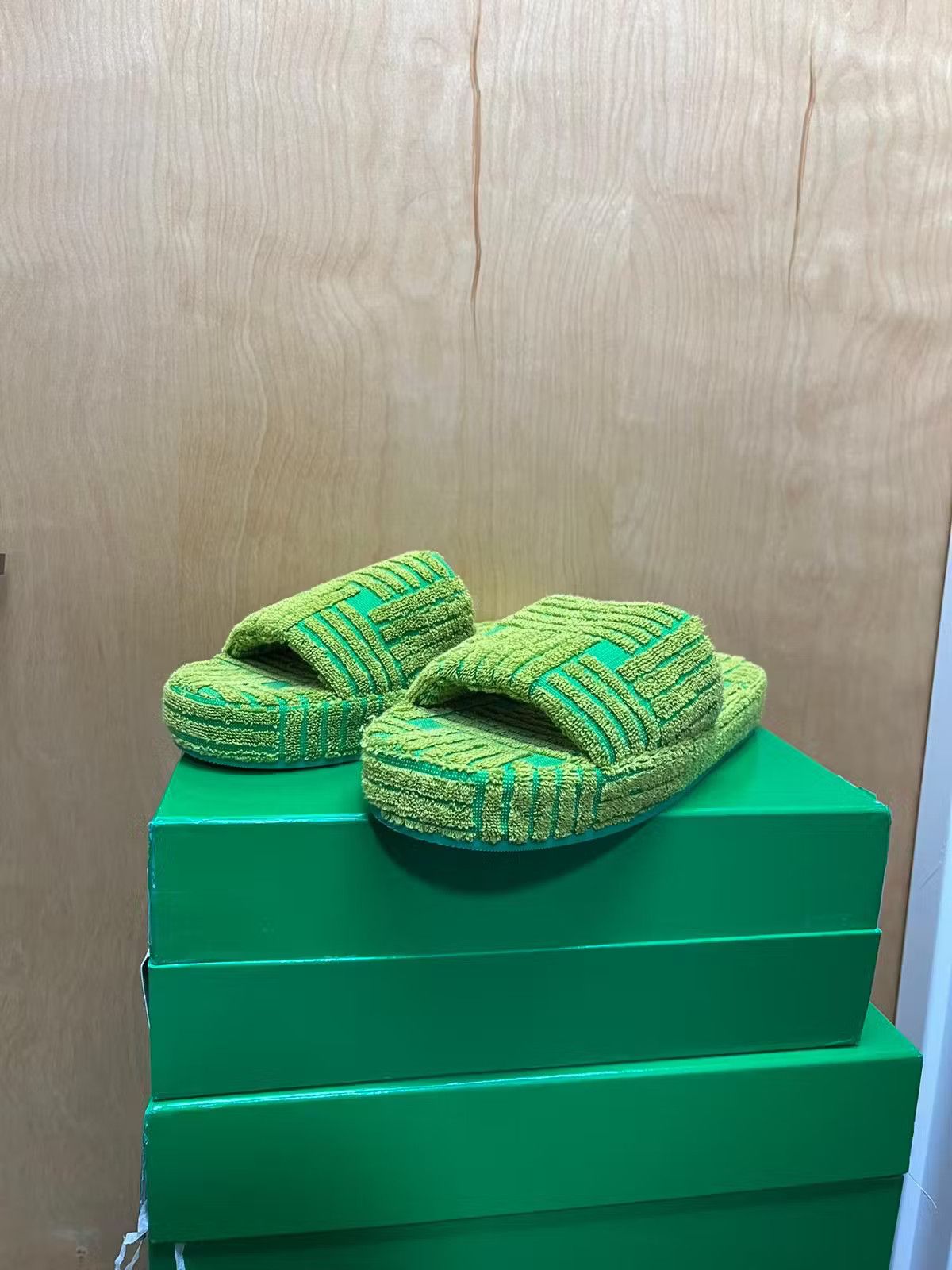Bottega Veneta o1rshd1 Q:4 / Resort Sandal in Intrecciato Jacquard Parakeet Size US 11 / EU 44 - 17 Thumbnail