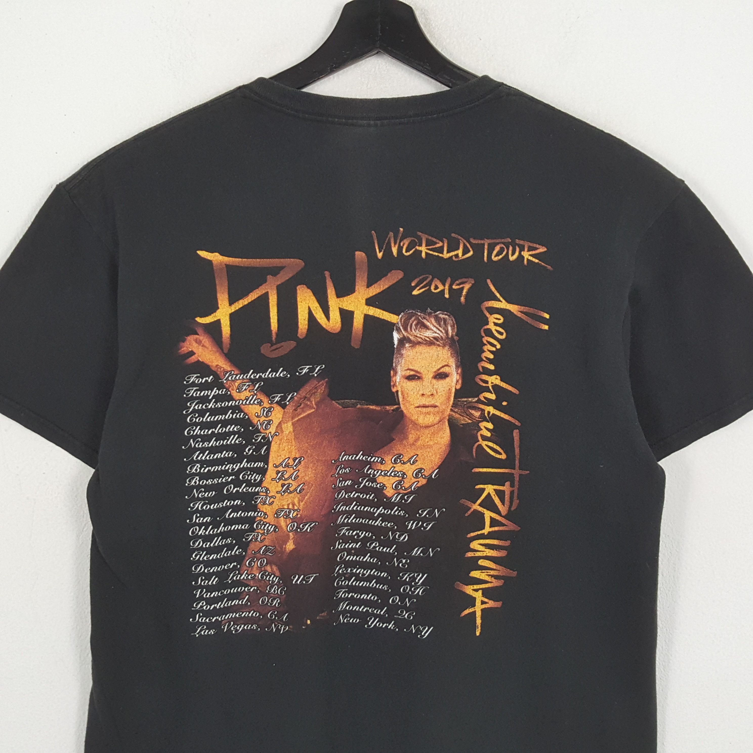 Band Tees × Vintage PINK TRAUMA Singer Music World Tour Tshirt Size US L / EU 52-54 / 3 - 4 Thumbnail