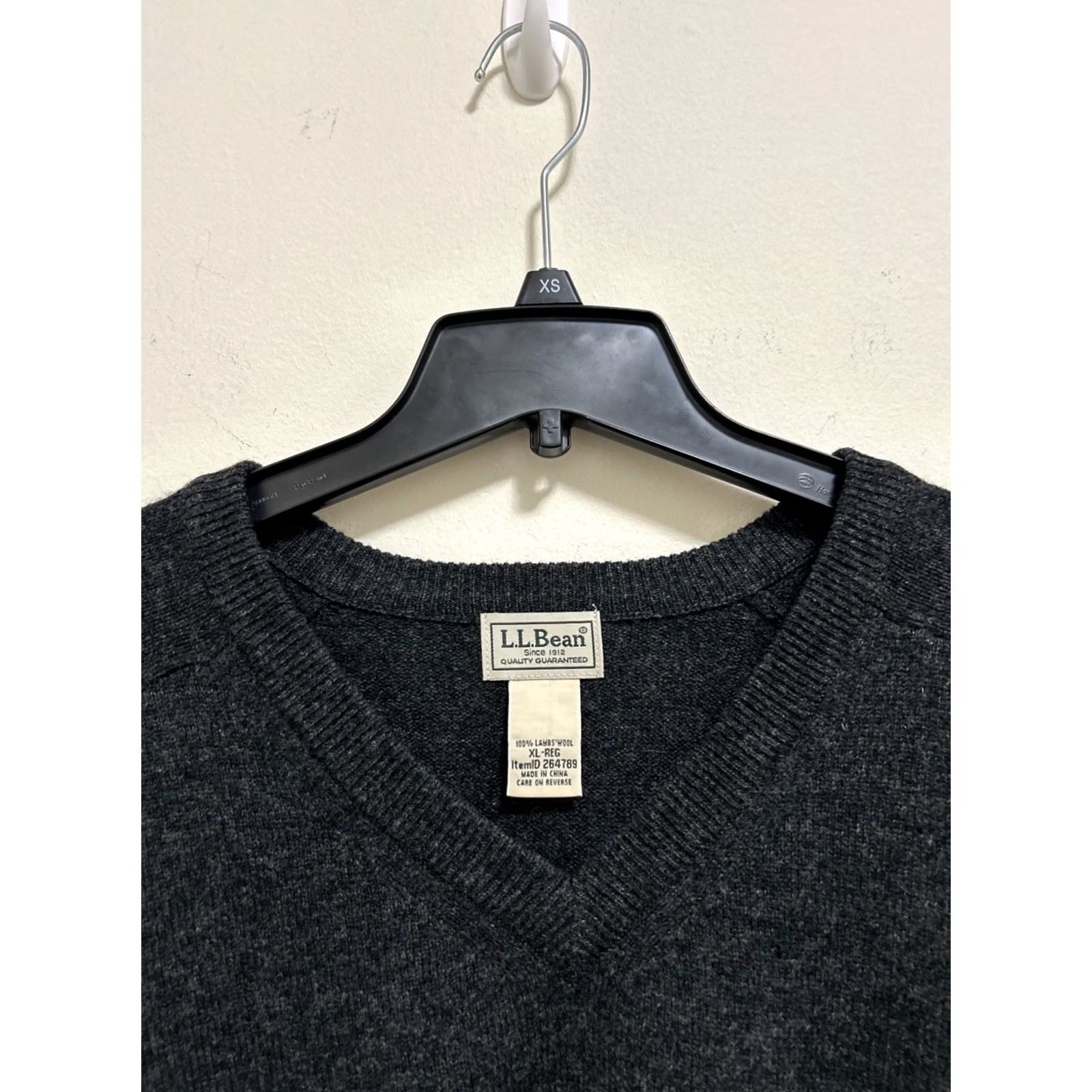 Vintage VINTAGE LL Bean Sweater Mens XL Gray 100% Lambs Wool V-Neck Long Sleeve Pullover Classic Preppy Warm Wool 264789 Mens Size US XL / EU 56 / 4 - 5 Thumbnail