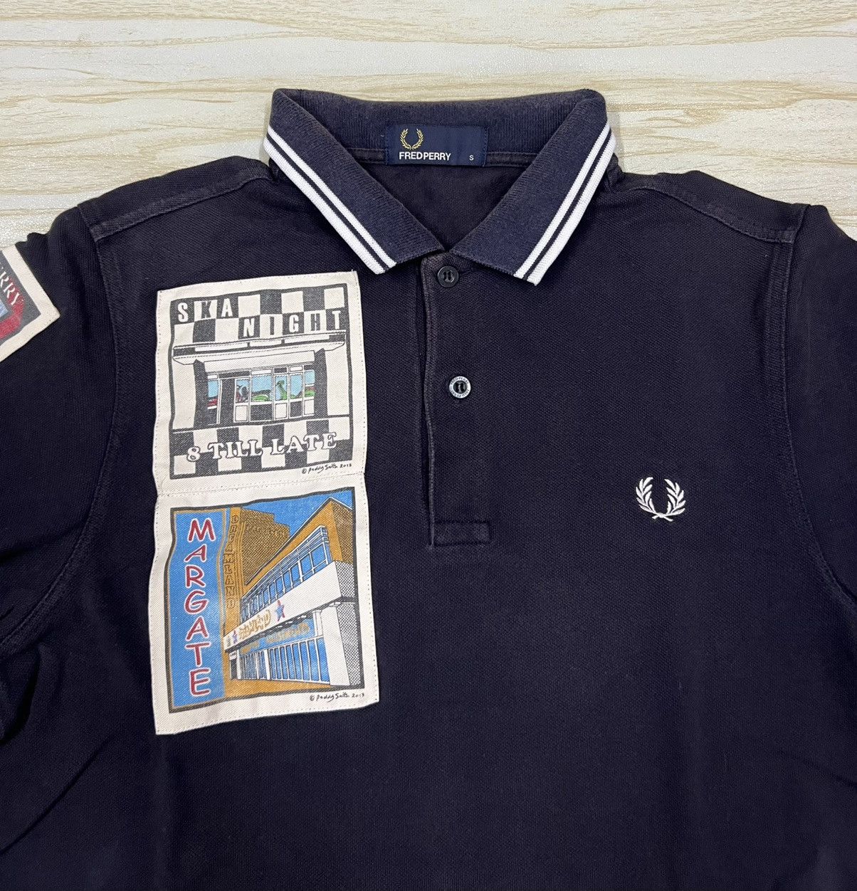 Fred Perry Fred Perry x Paddy Smith Margate On The Run' Polo Shirt Size US S / EU 44-46 / 1 - 2 Thumbnail
