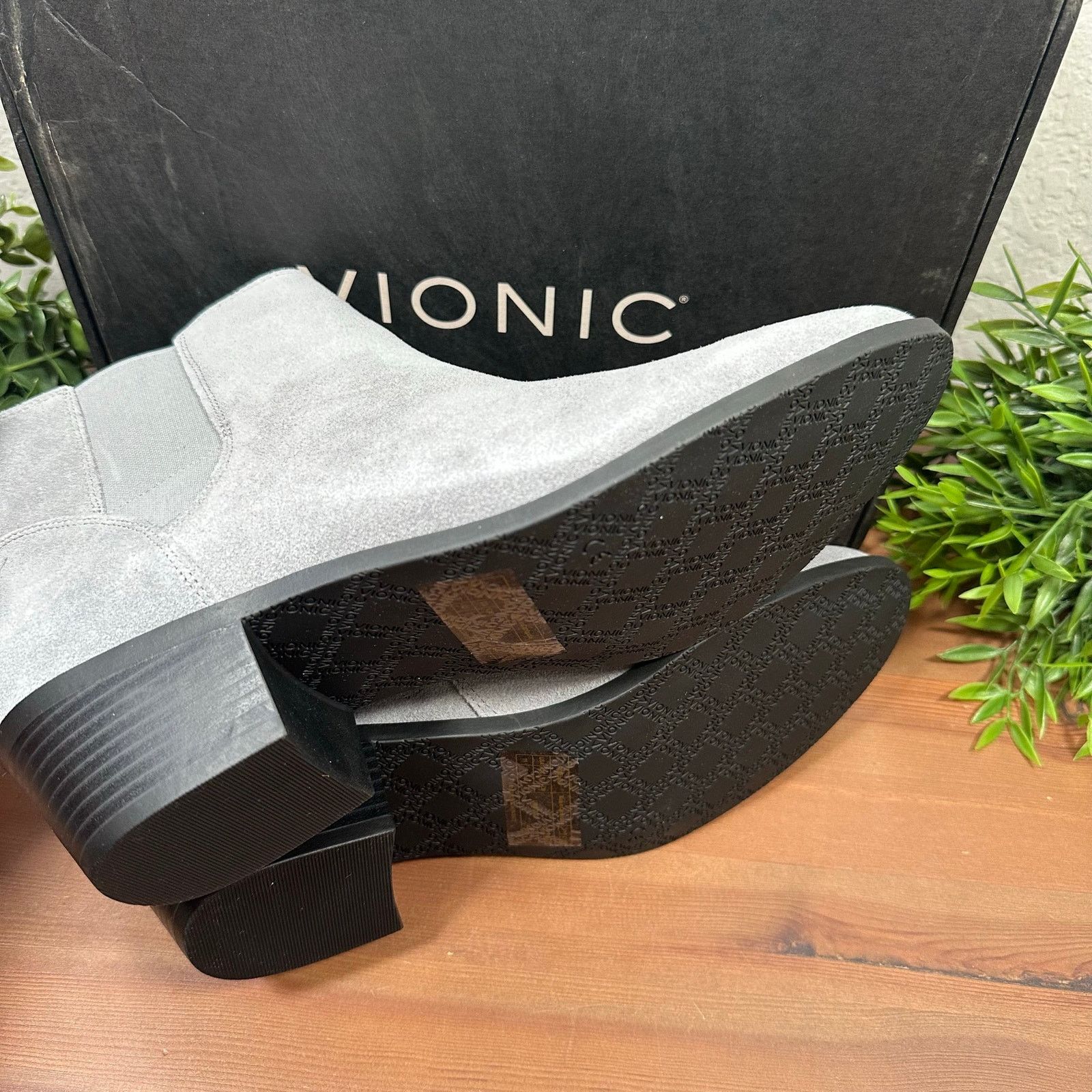 Vionic Vionic Roseland Water-Repellent Suede Ankle Boots Size 11 Size US 11 / IT 41 - 8 Thumbnail