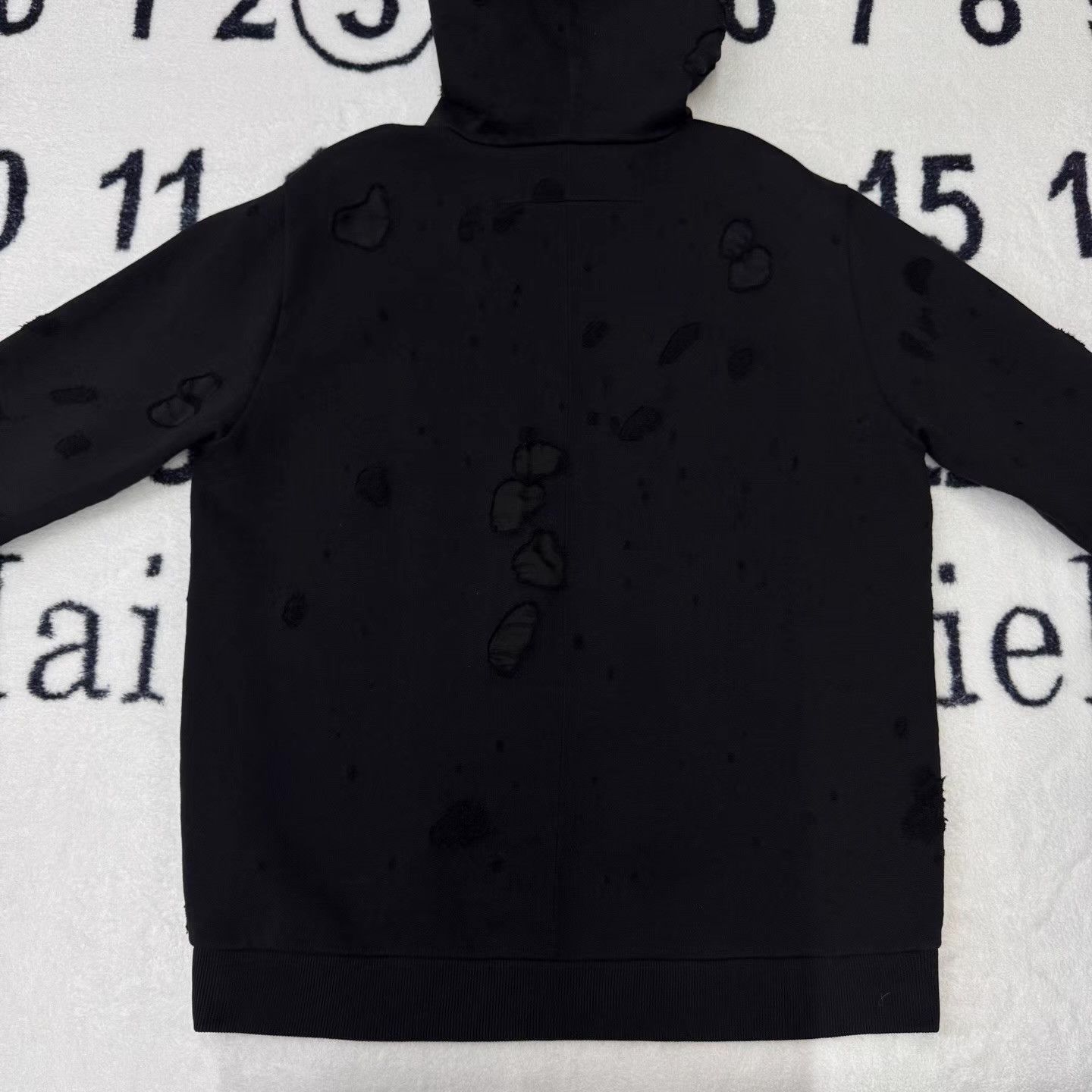 Givenchy GIVENCHY Black Distressed Hoodie。 Q10 Size US XXL / EU 58 / 5 - 3 Thumbnail