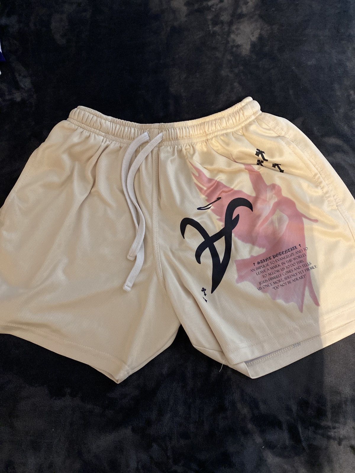 Saint cheapest Potential Cream Shorts Size Small