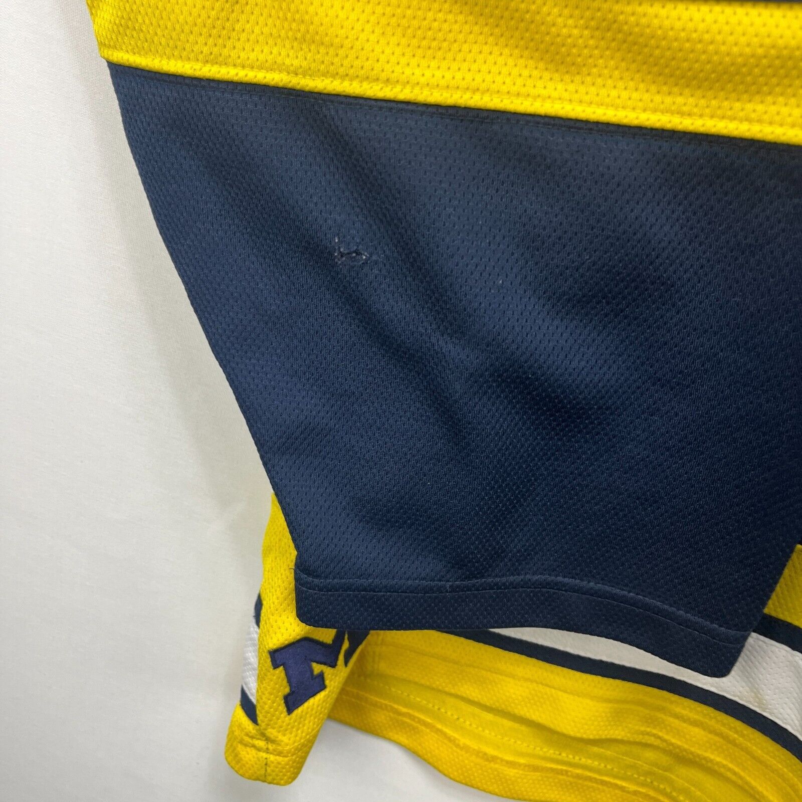 Nike × Vintage Vintage 90s Nike Swoosh Michigan Wolverines University XL Size US XL / EU 56 / 4 - 10 Thumbnail