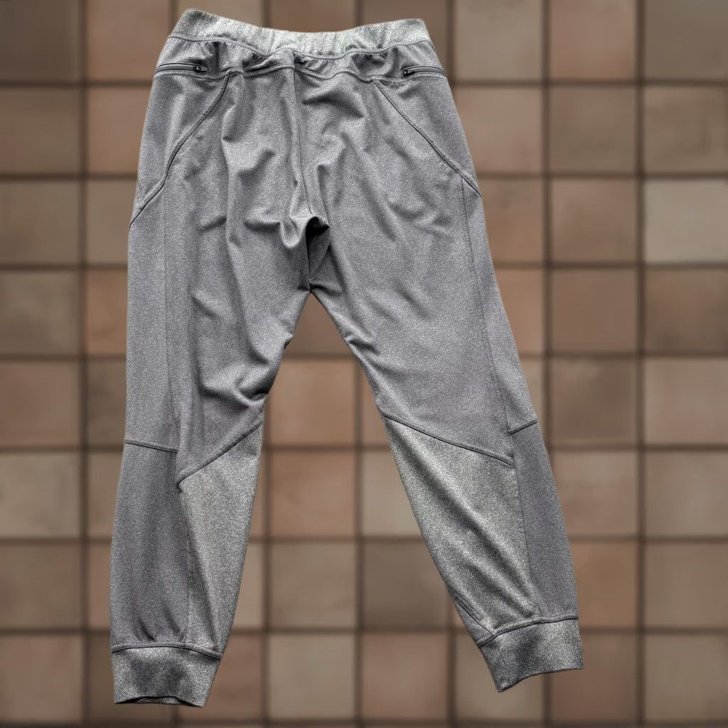 Vintage HYLETE Mens Large Gray Knit Jogger Pants Athletic Pockets Elastic Waist Zip Pocket Zip Drawstring Casual Gym Training Running Yoga Size US 33 - 1 Thumbnail