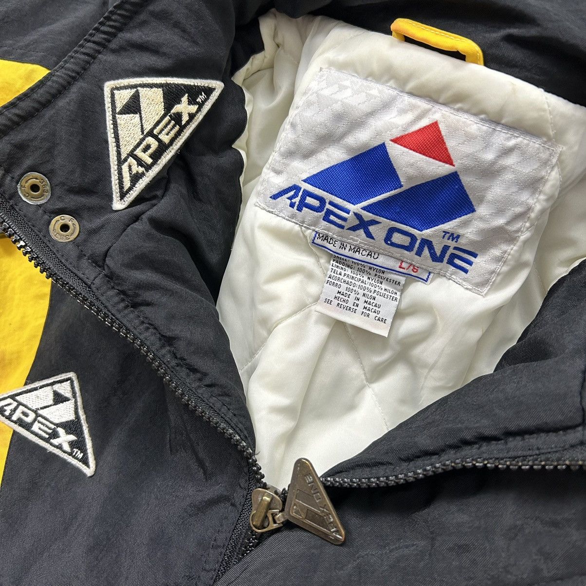 Apex One × NCAA × Vintage VTG 90s IOWA HAWKEYES APEX ONE PUFFER JACKET HOODIE SIZE L Size US L / EU 52-54 / 3 - 6 Thumbnail