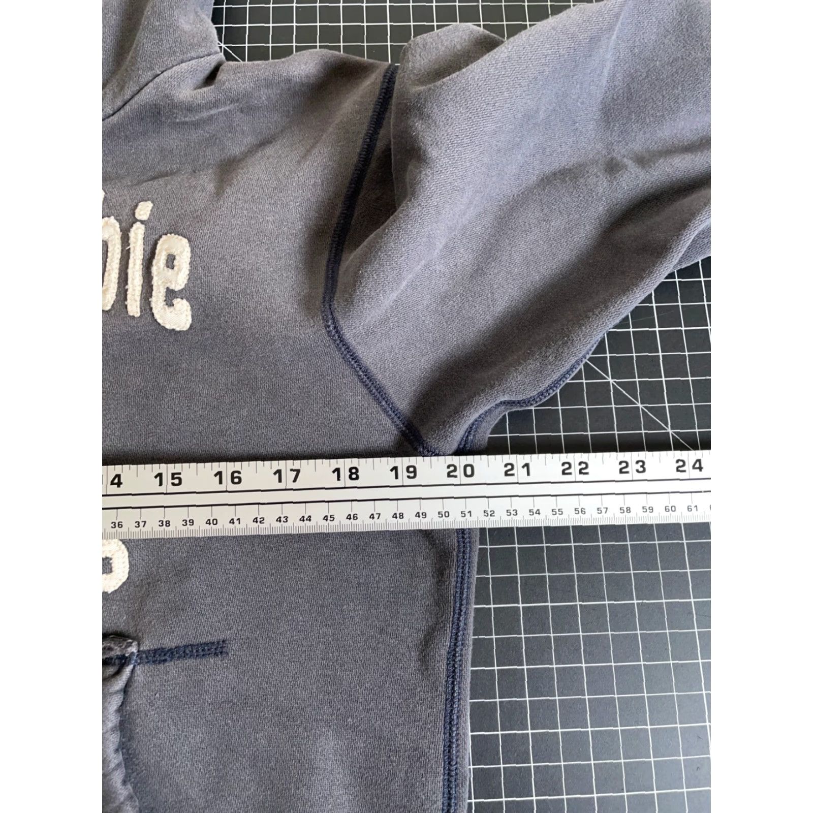 Abercrombie & Fitch Abercrombie & Fitch Division Champs Hoodie Women Large Gray Embroidered Sweatshirt Crew Neck Pullover Size L / US 10 / IT 46 - 5 Thumbnail