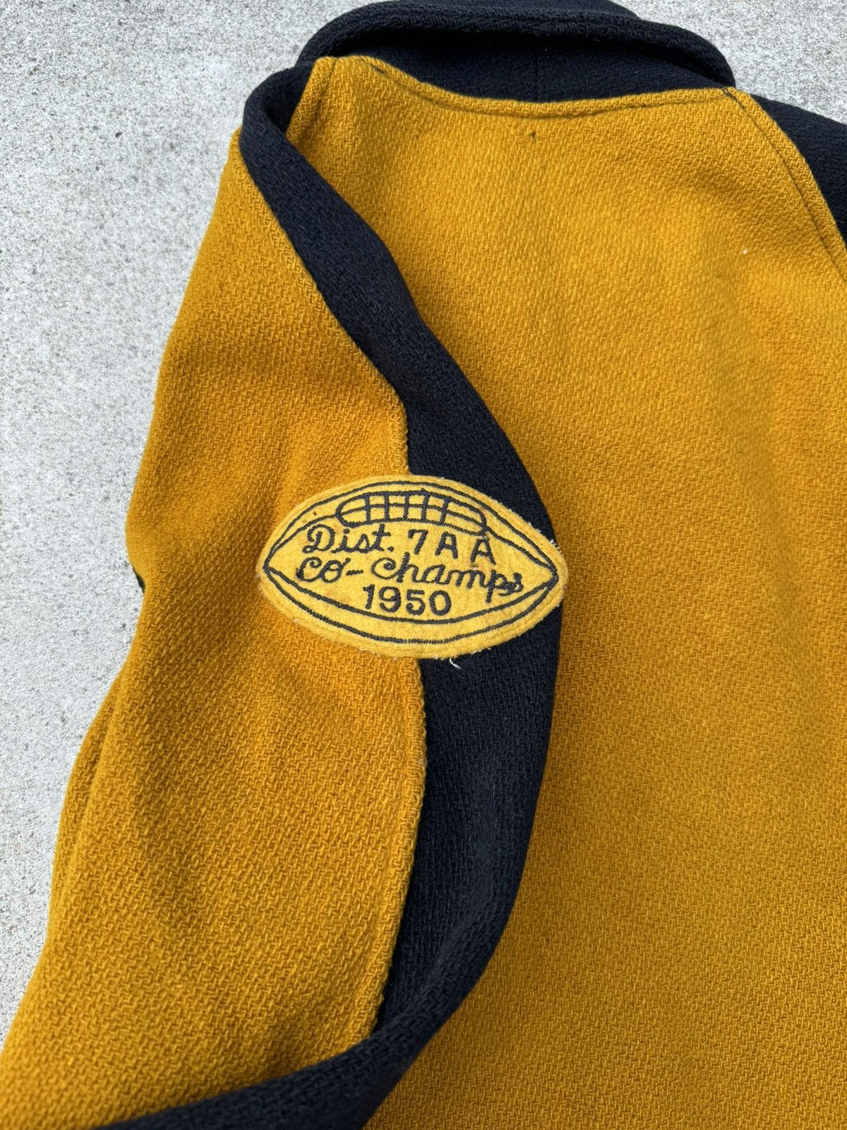 Vintage Vintage 50s Distressed Grunge Wool Patches Bomber Jacket S/M Size US M / EU 48-50 / 2 - 13 Thumbnail