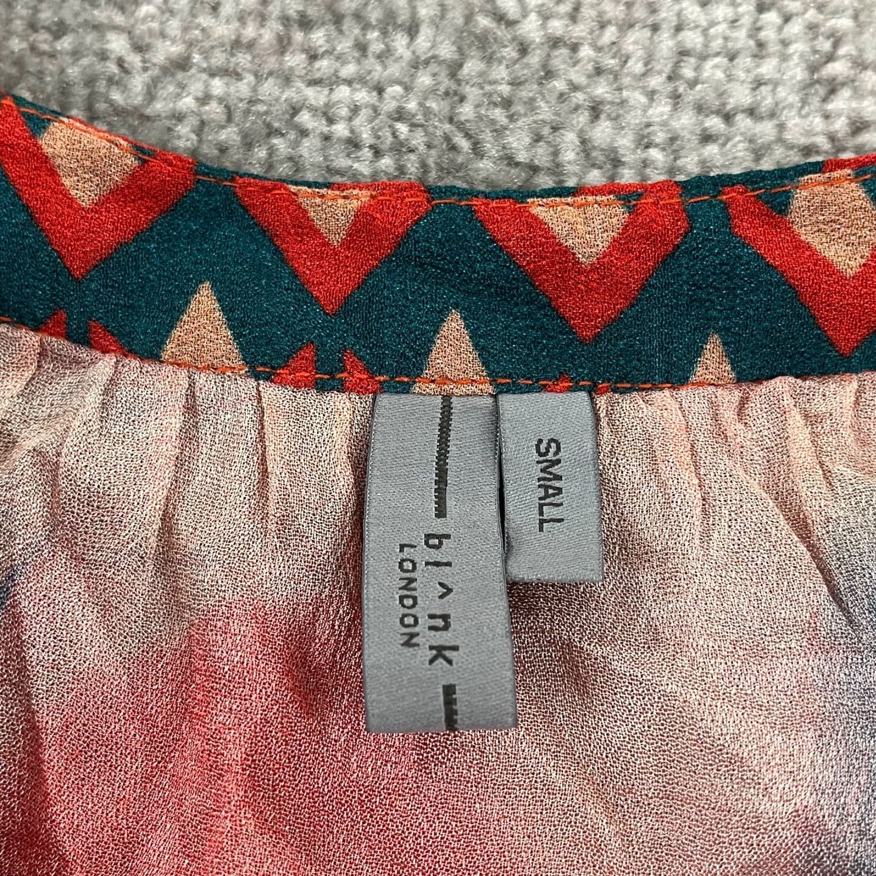Anthropologie VINTAGE Anthropologie Bl^nk London Top Womens S Siena Peasant Boho Viscose Bl-nk (This line too long?) Size S / US 4 / IT 40 - 3 Thumbnail