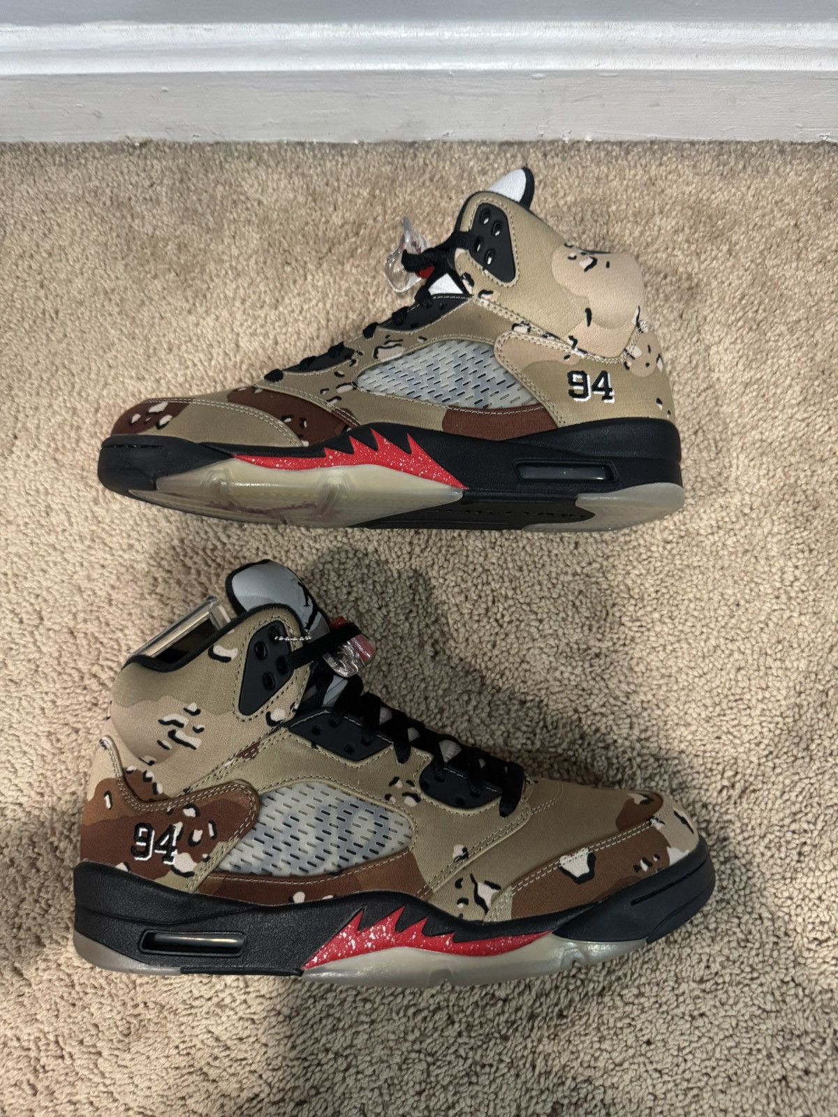 Jordan Brand Jordan 5 x Supreme Desert Camo 2015 Size US 10 / EU 43 - 2 Thumbnail