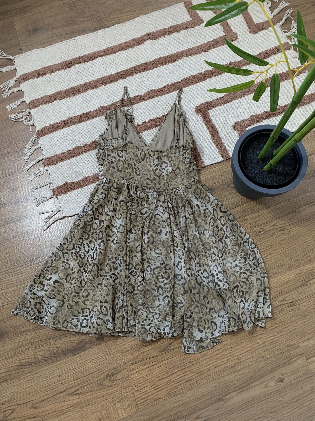 Guess VINTAGE GUESS LOS ANGELES ANIMAL PRINT MINI DRESS Size S / US 4 / IT 40 - 9 Thumbnail