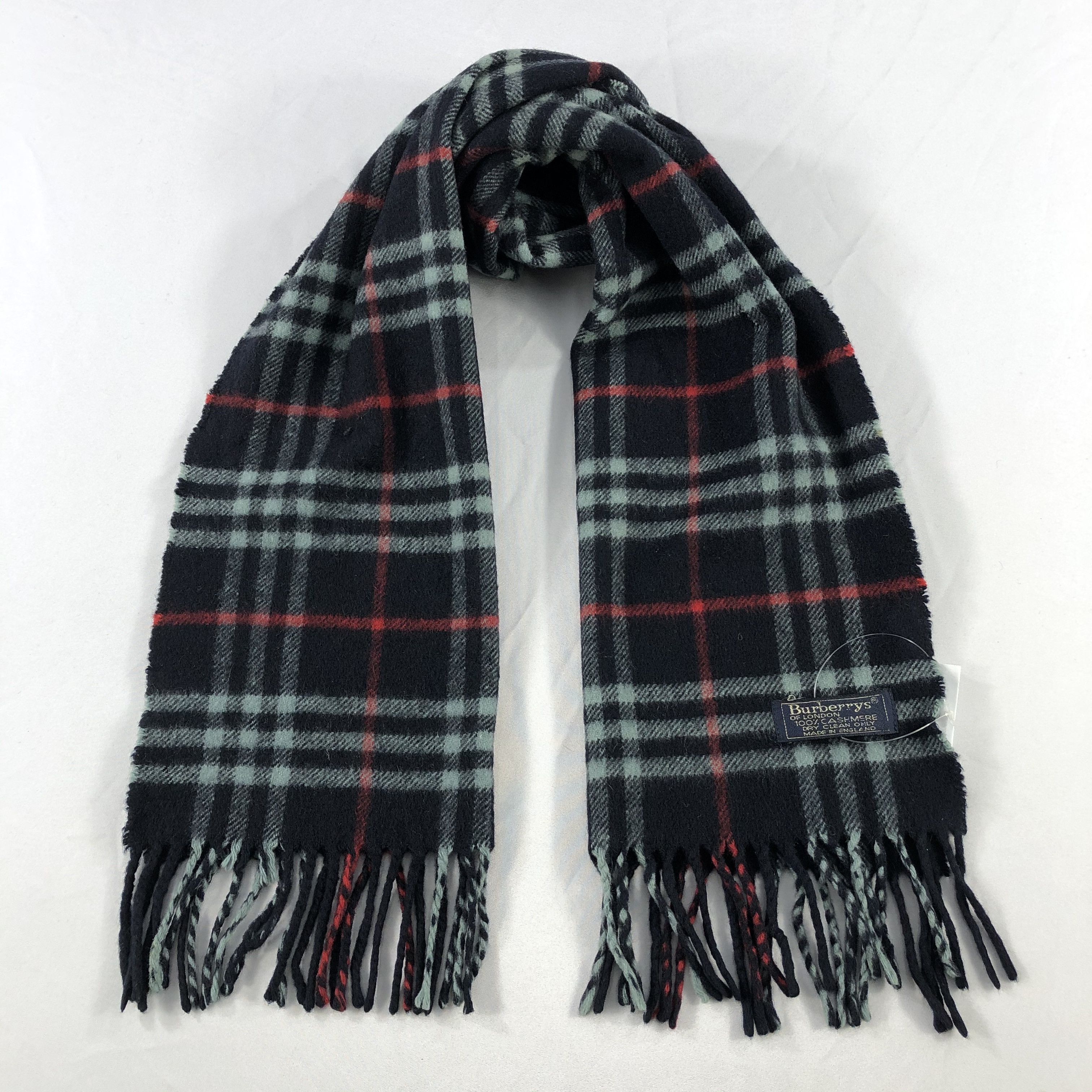 Burberry × Vintage Vintage Burberry Scarf - WW3315 Size ONE SIZE - 1 Thumbnail