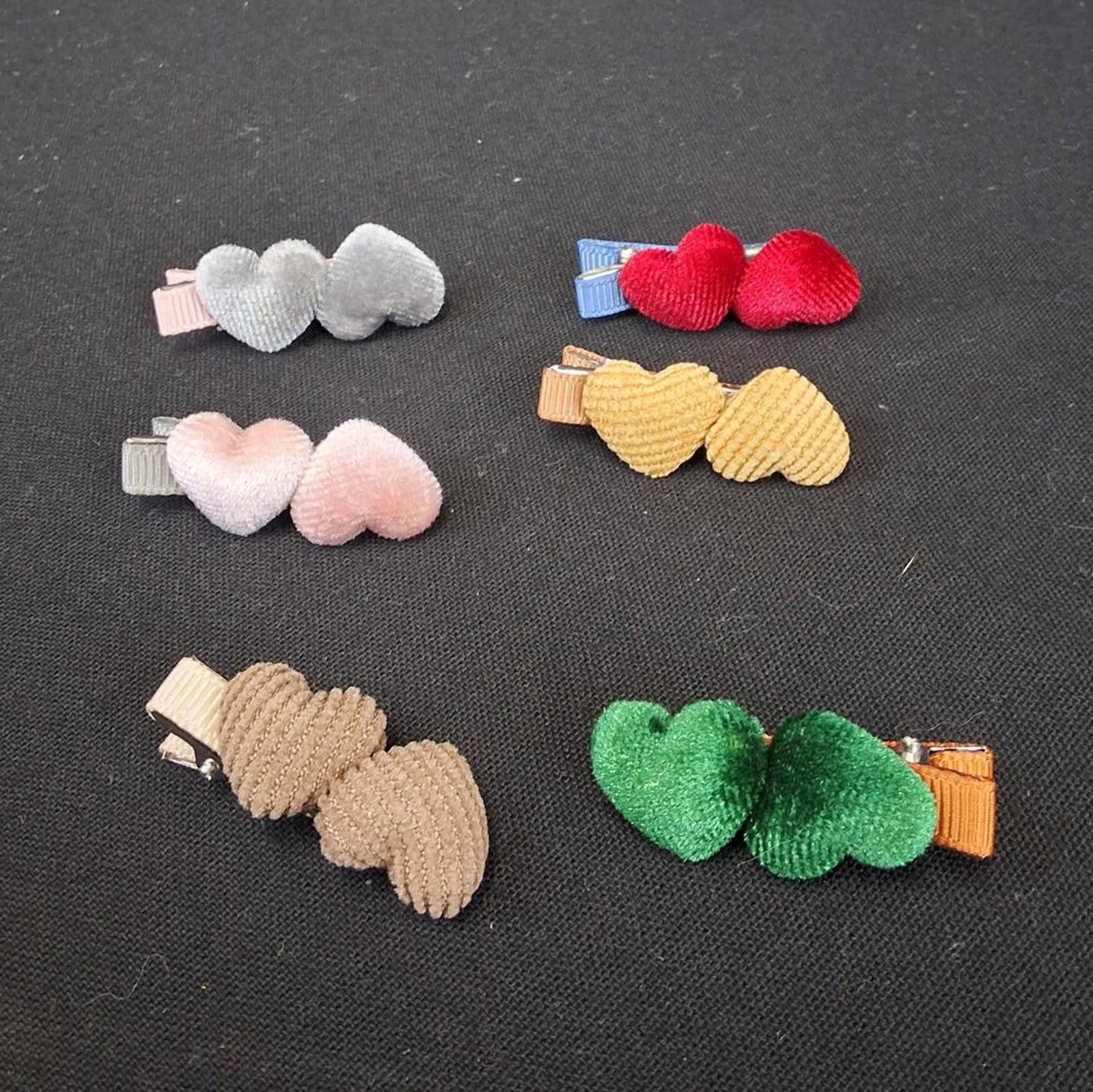 Genetic Manipulation Shinichiro Kuriya Colorful Heart-Shaped Velvet Hair Clips - Set of 6 Size ONE SIZE - 1 Thumbnail