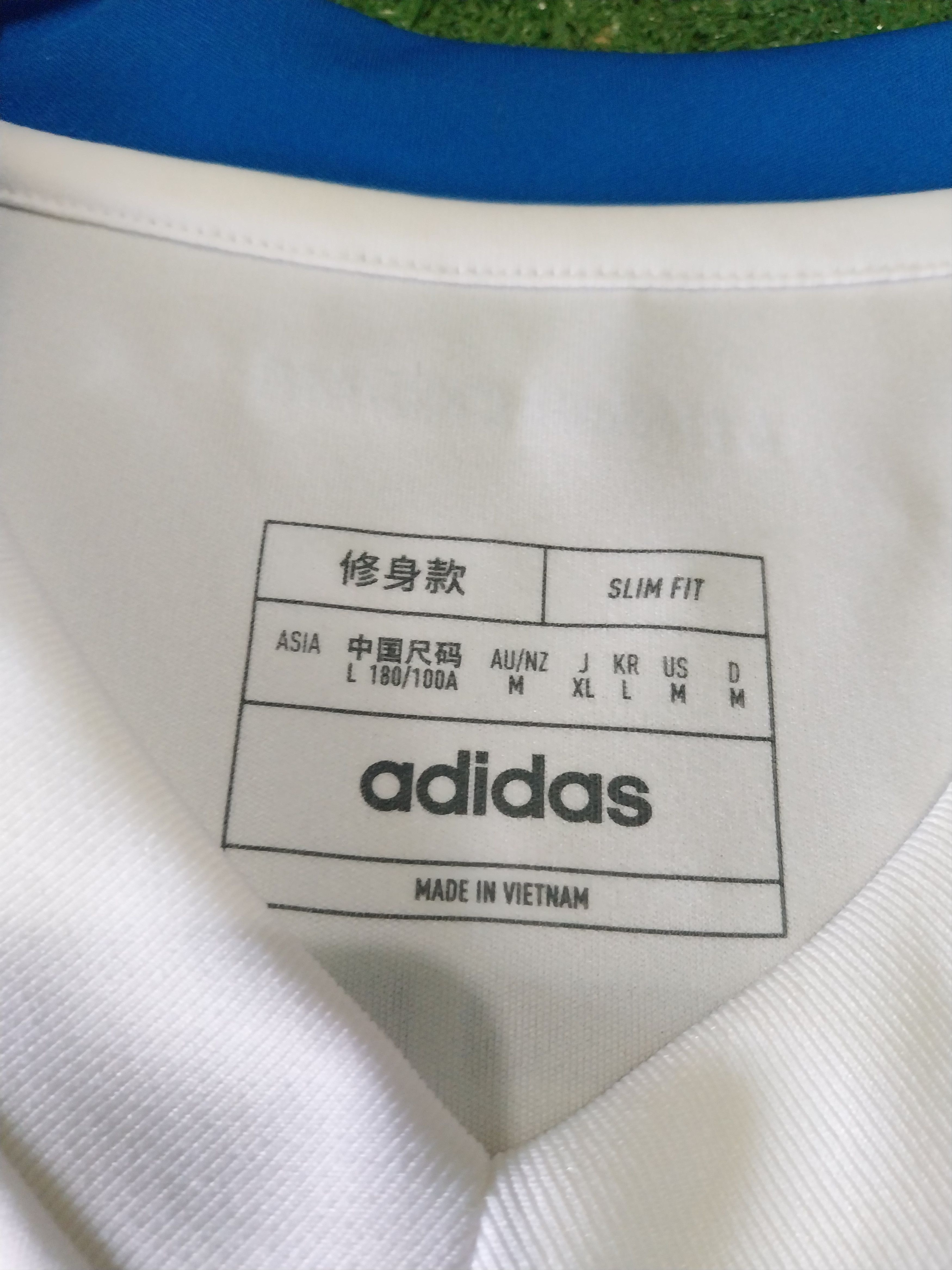 Adidas Italy away 2024/2025 nicolo barella jersey football Size US L / EU 52-54 / 3 - 5 Thumbnail