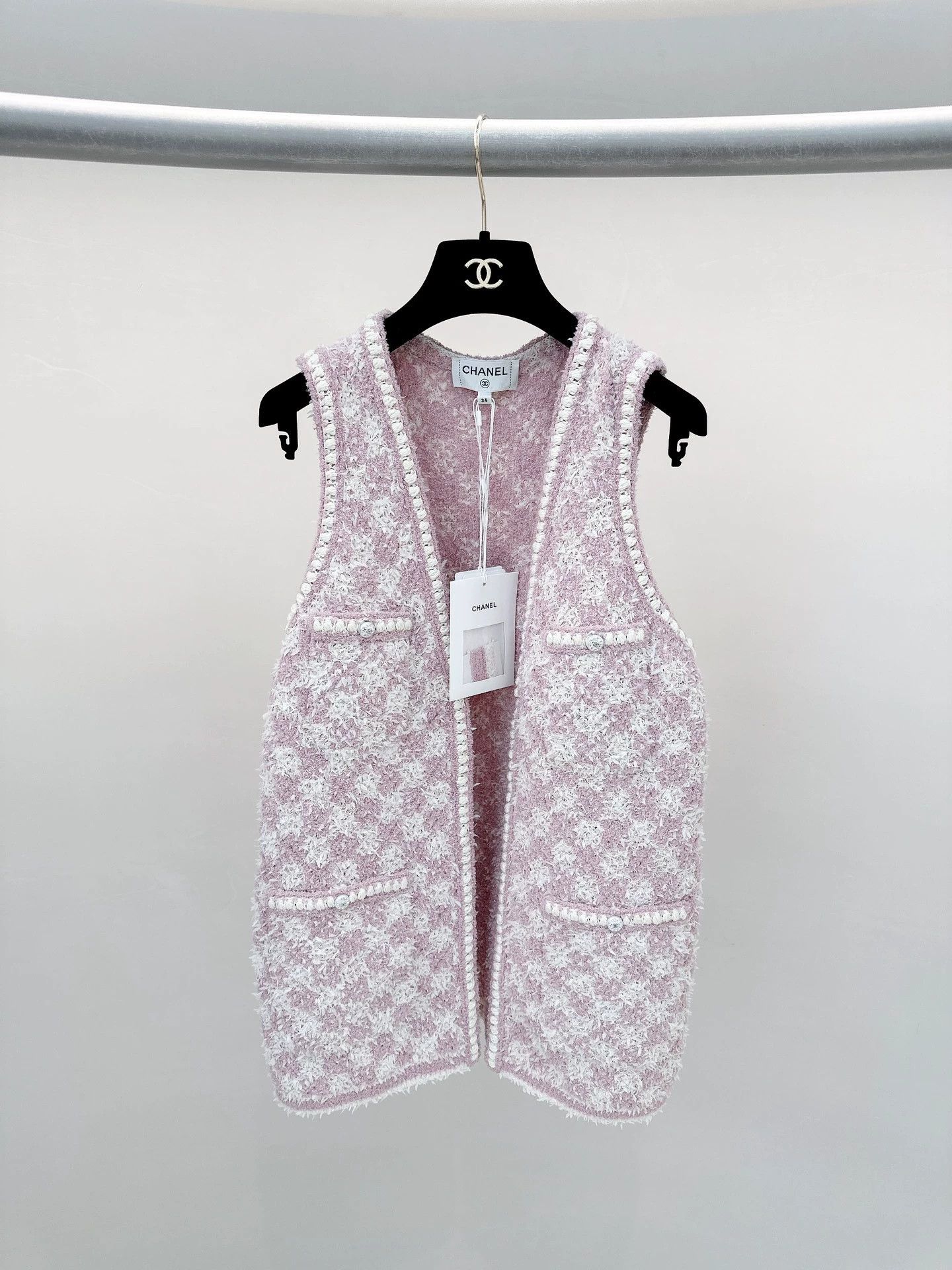 Chanel CHANEL 23ss pink pearl vest 34 Size XS / US 0-2 / IT 36-38 - 1 Thumbnail