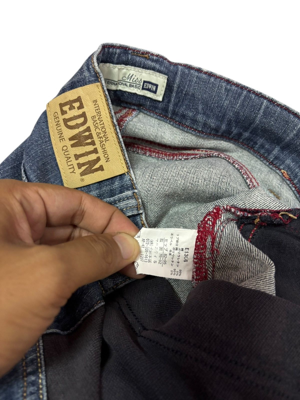 Edwin Vtg Edwin Japan Flared High Waist Distressed Jeans Size 30" / US 8 / IT 44 - 7 Thumbnail