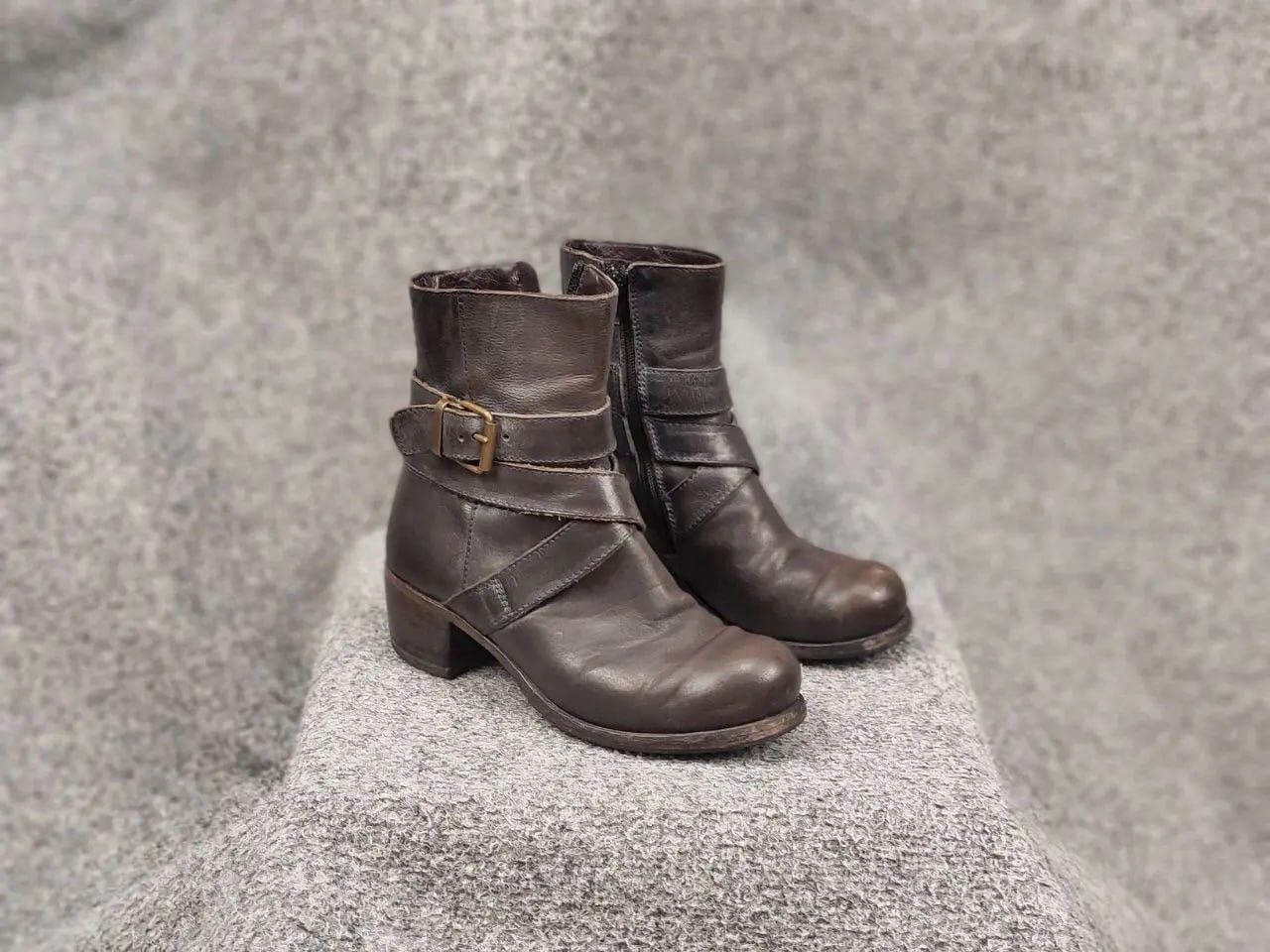 MoMA Moma Handmade Leather Shoes Buckle Wide Width Ankle Boots Size US 5 / IT 35 - 9 Thumbnail